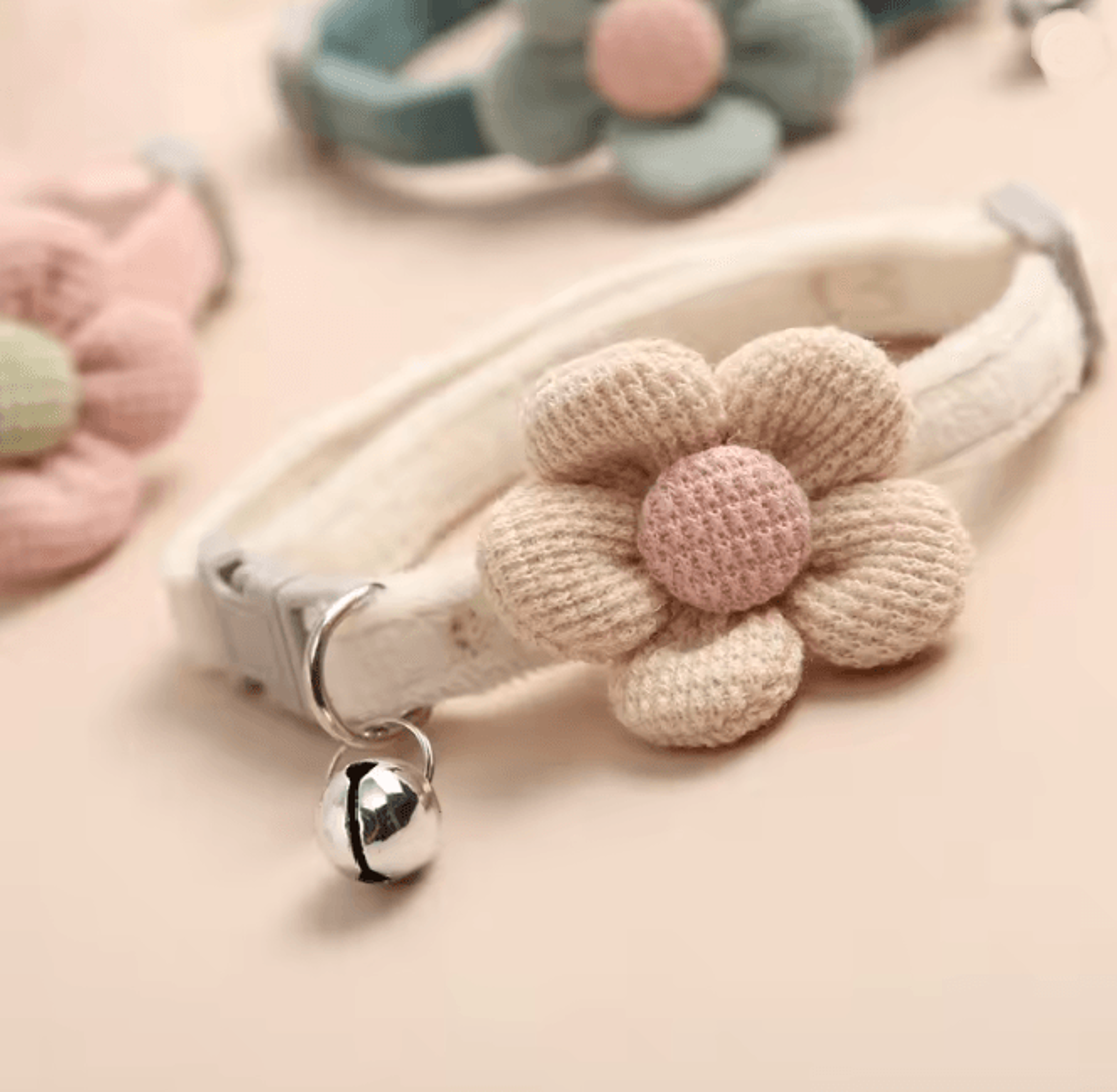 cute flower cat collar with adjustable buckle and bell