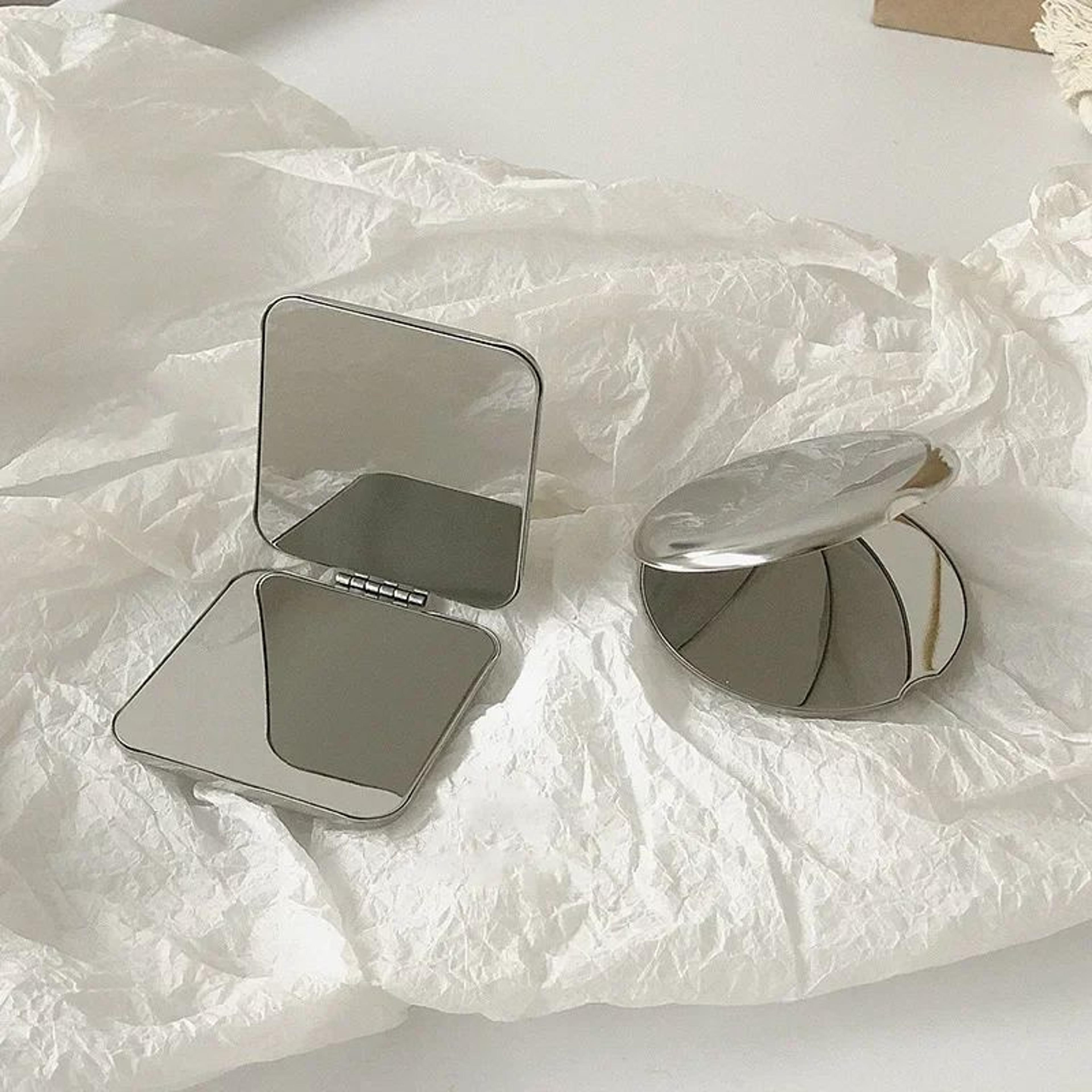 Portable Pocket Makeup Mirror Foldable Compact Cosmetic Mirror For Travel And Touch Ups 1