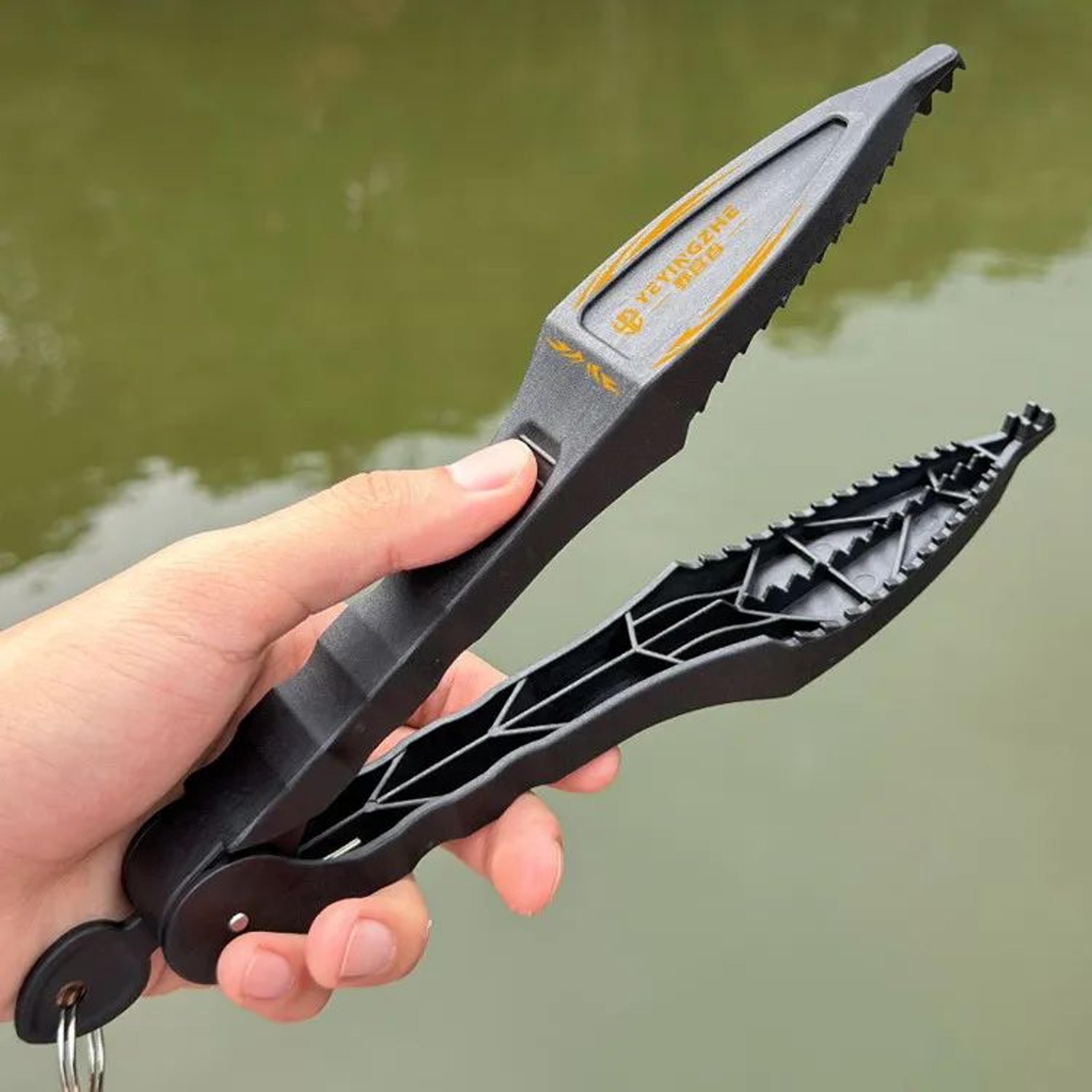 Floating Fish Lip Gripper Tool 3