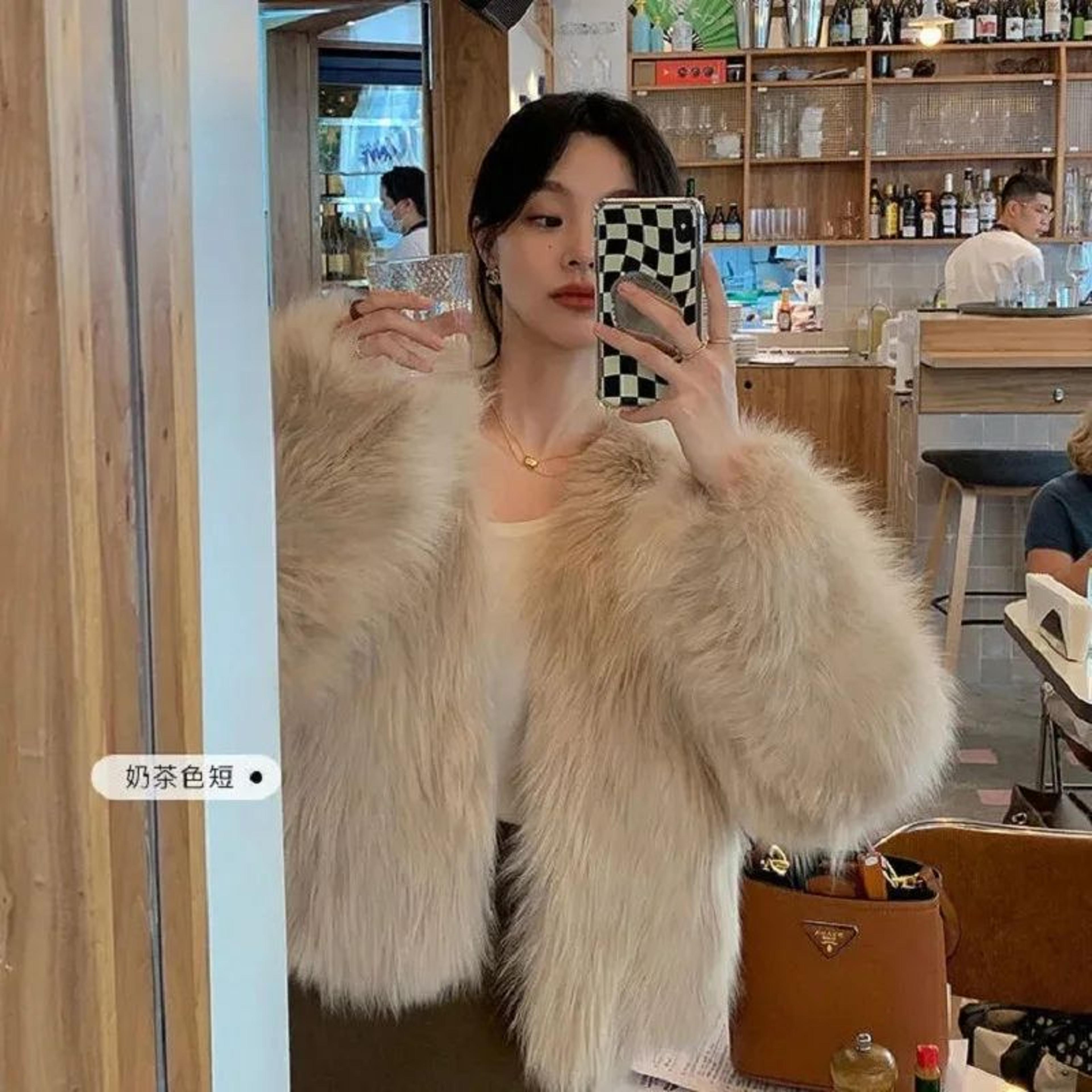 women's chic short faux fox fur coat