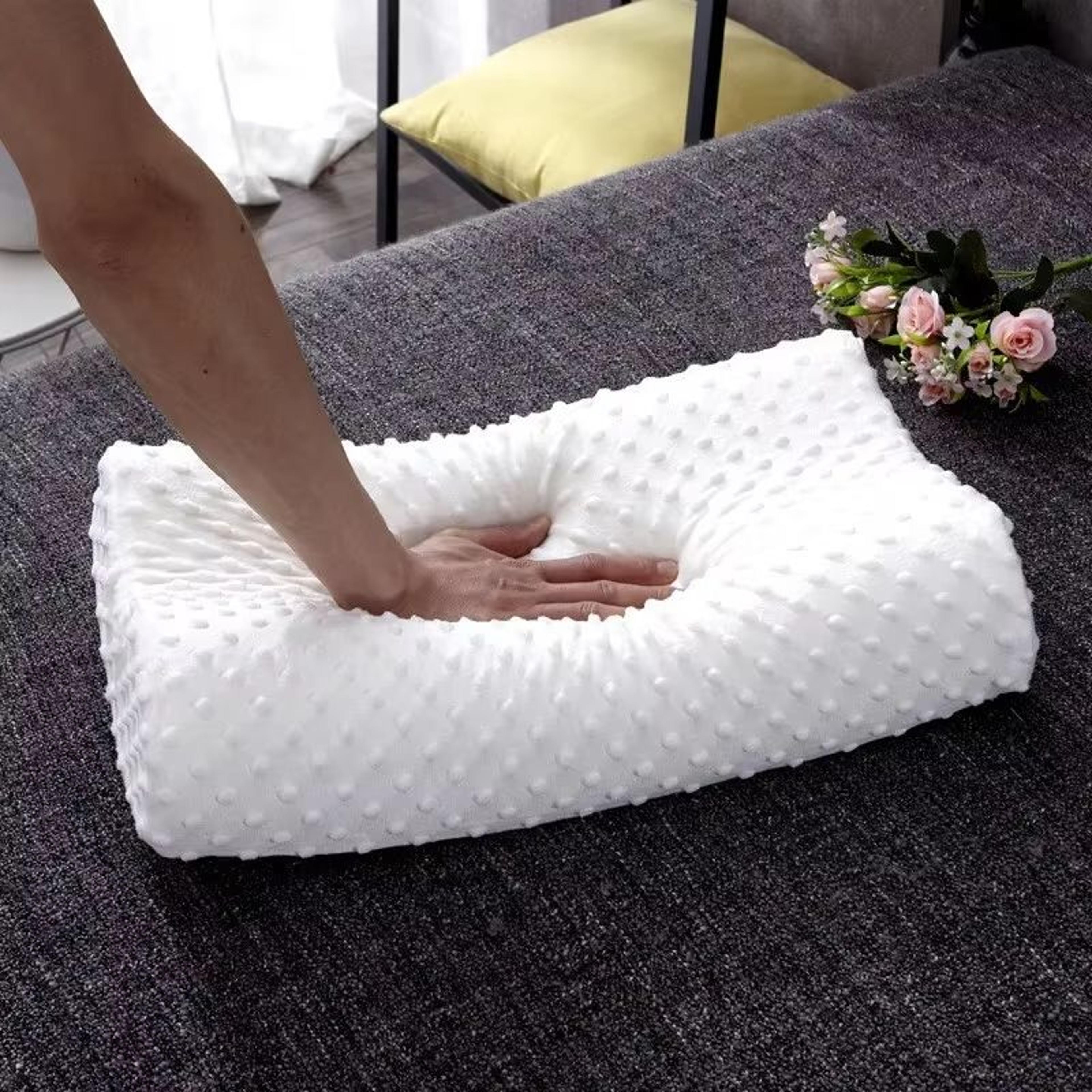 ergocloud contour memory foam pillow for side sleepers & neck pain relief