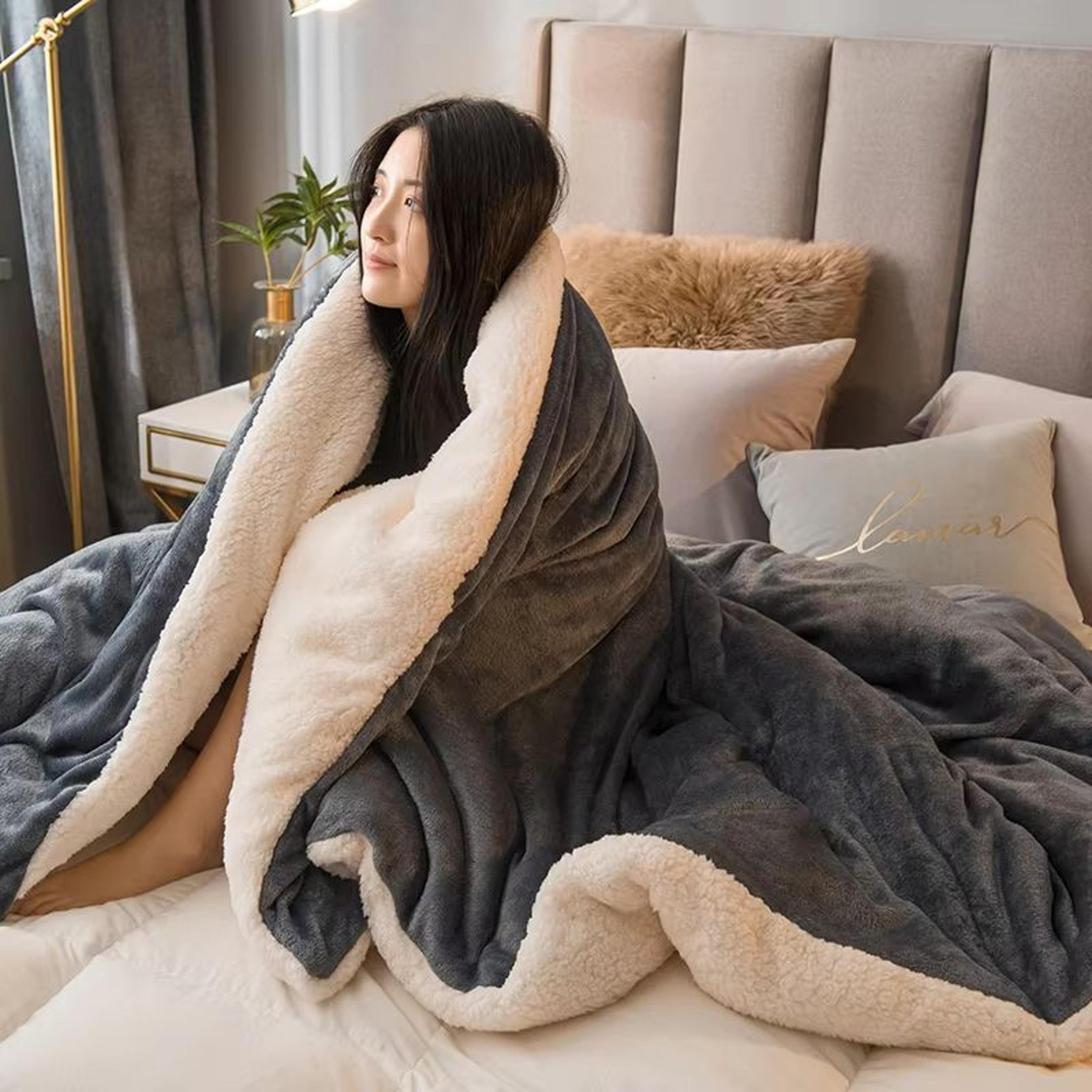 luxury double-sided wool throw blanket – warm winter bedspread & cozy queen cover