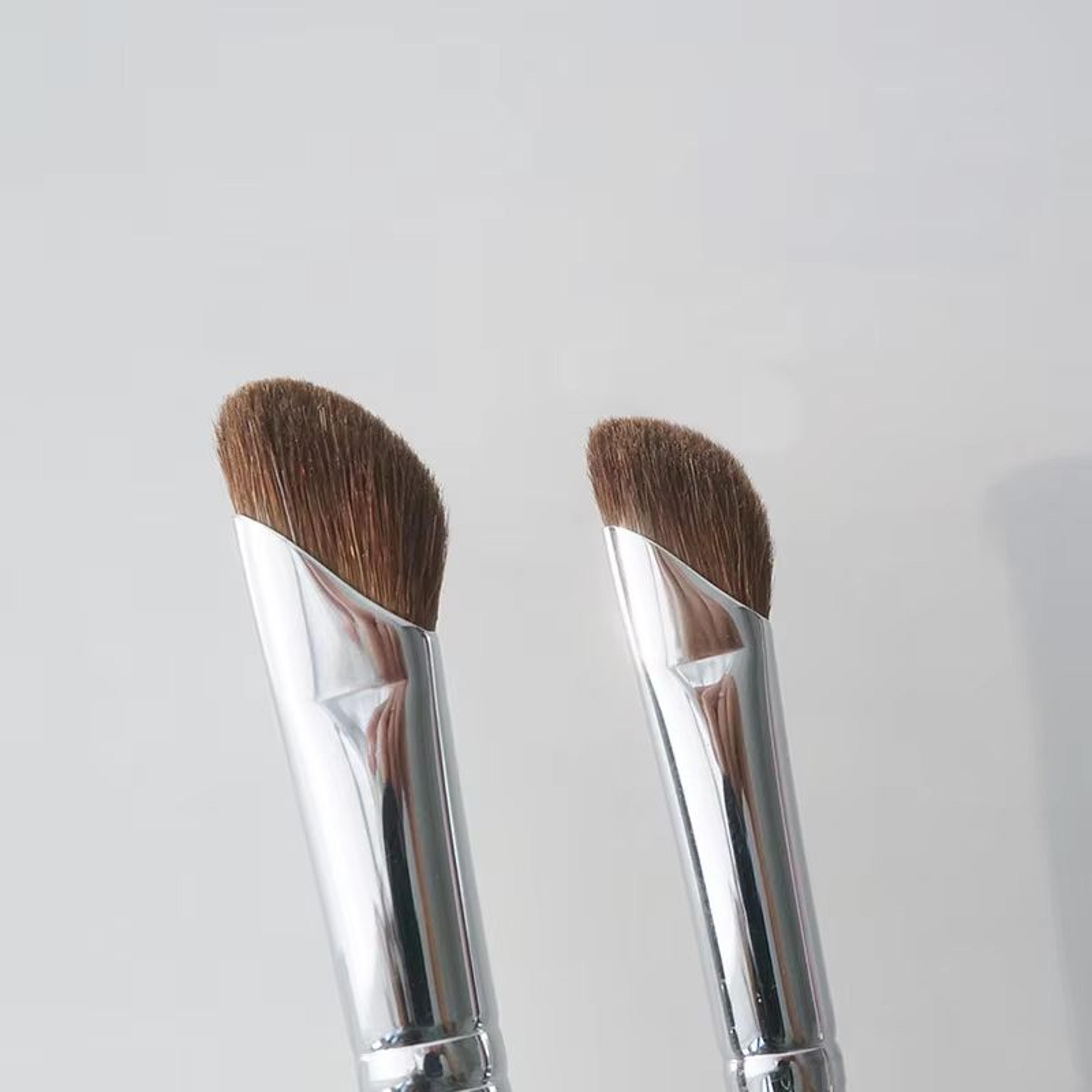 Karsyngirl Flat Angled Nose Contour Brush  Natural Hair Angled Makeup Brush For Nose Sculpting And  1