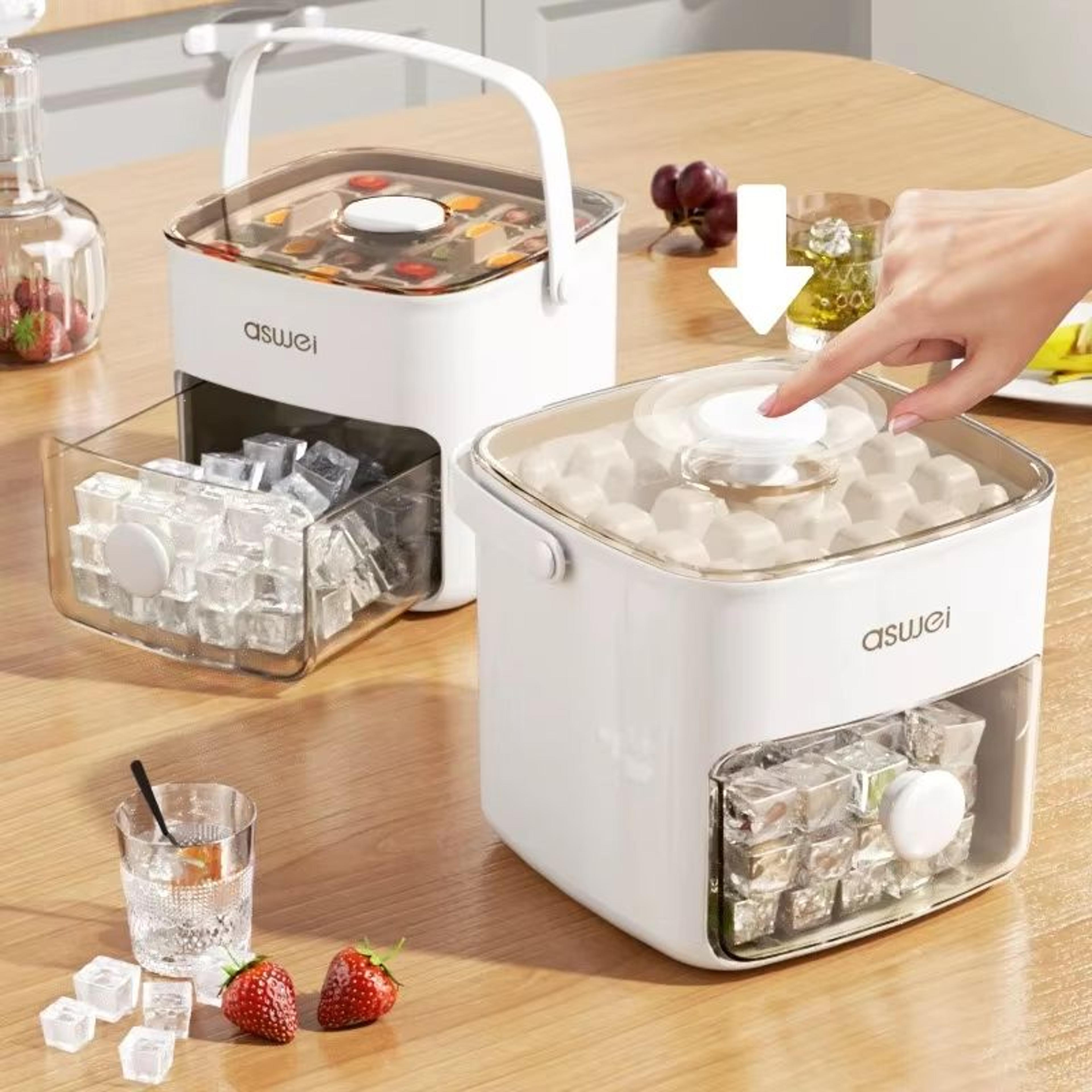 large capacity pressing ice cube mold with double layer ice storage container for home use
