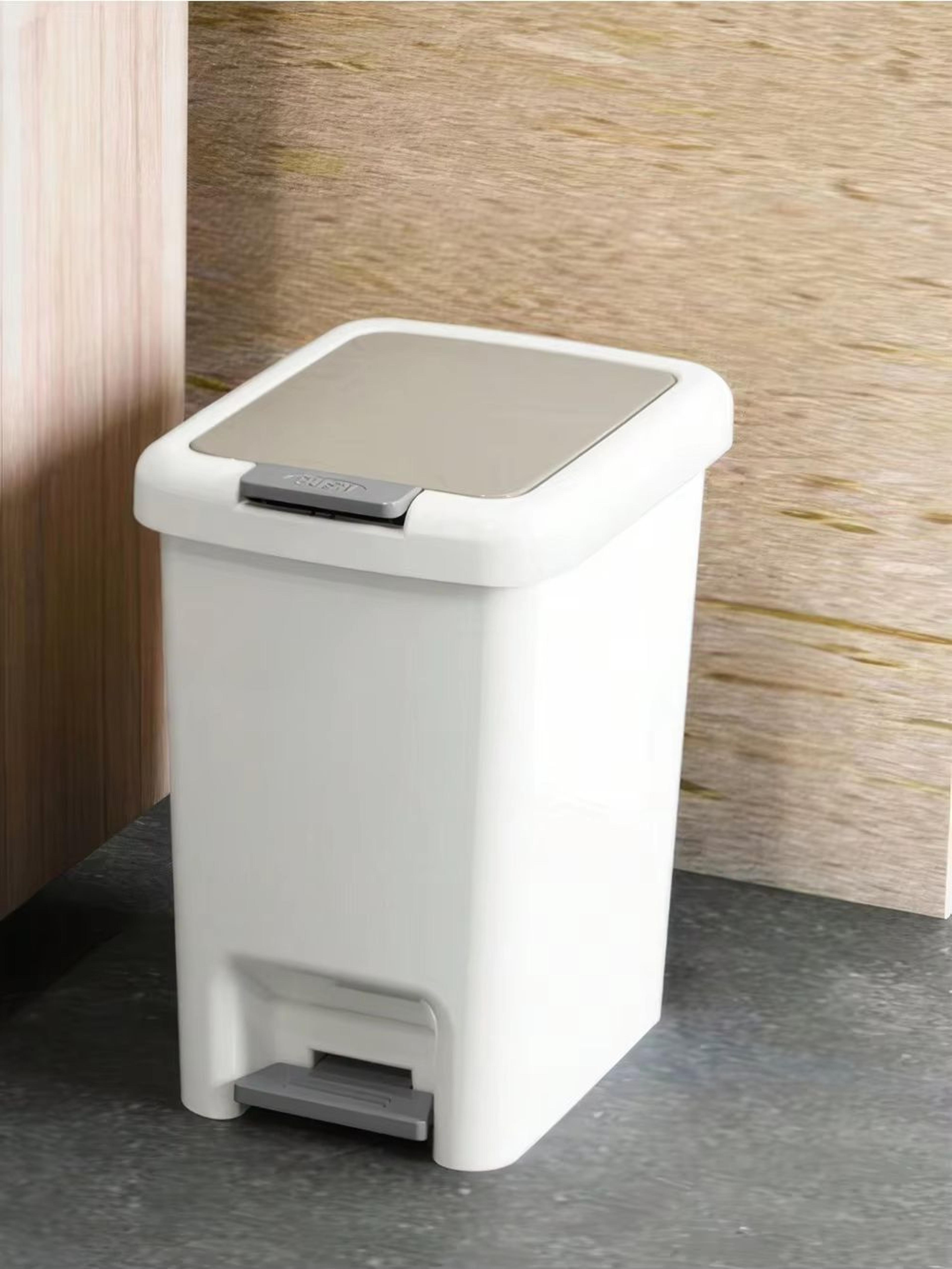 plastic foot pedal trash can – hands-free bathroom & kitchen waste bin