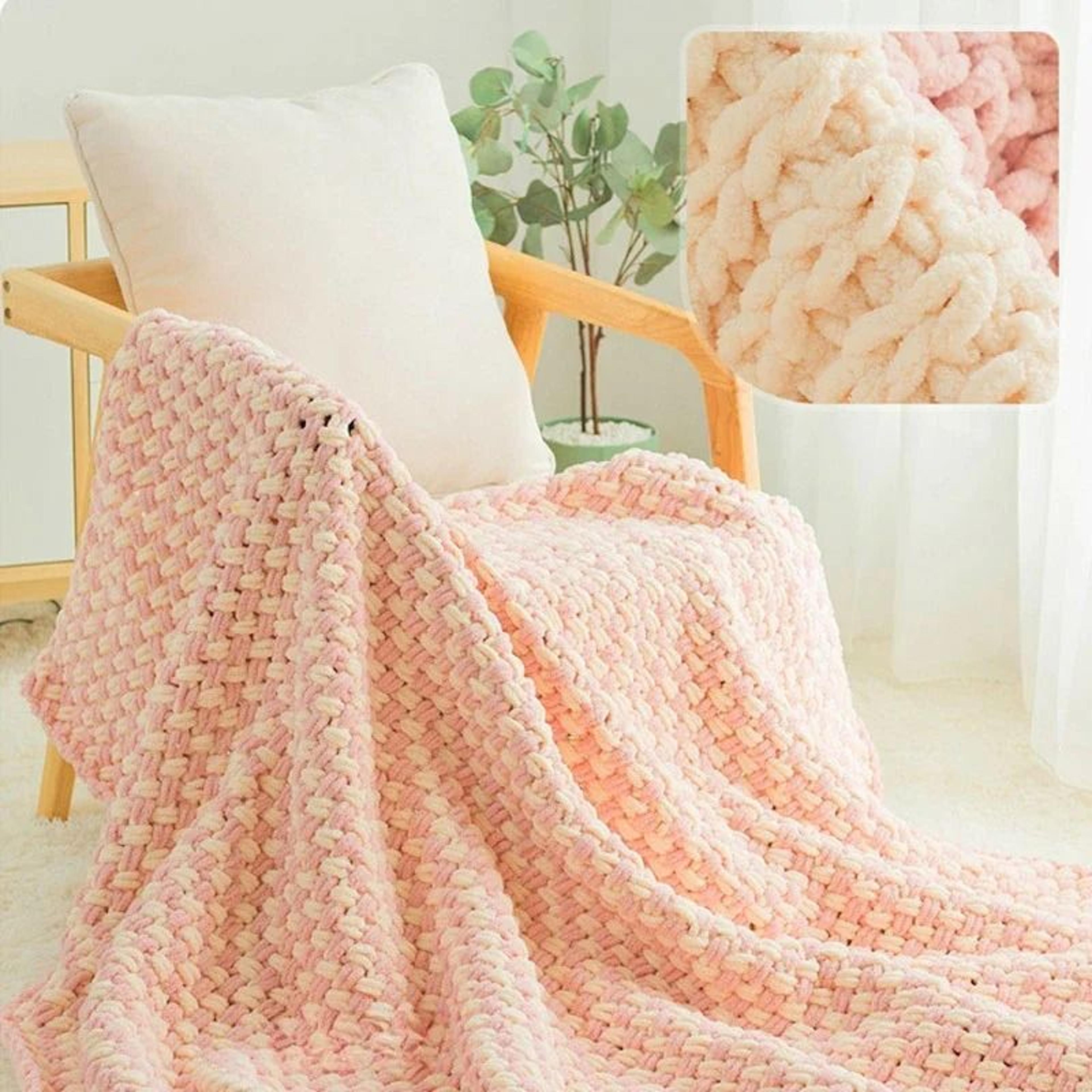 Finger Loop Puffy Yarn For Hand Knitting Blankets Pillows And DIY Crafts 5