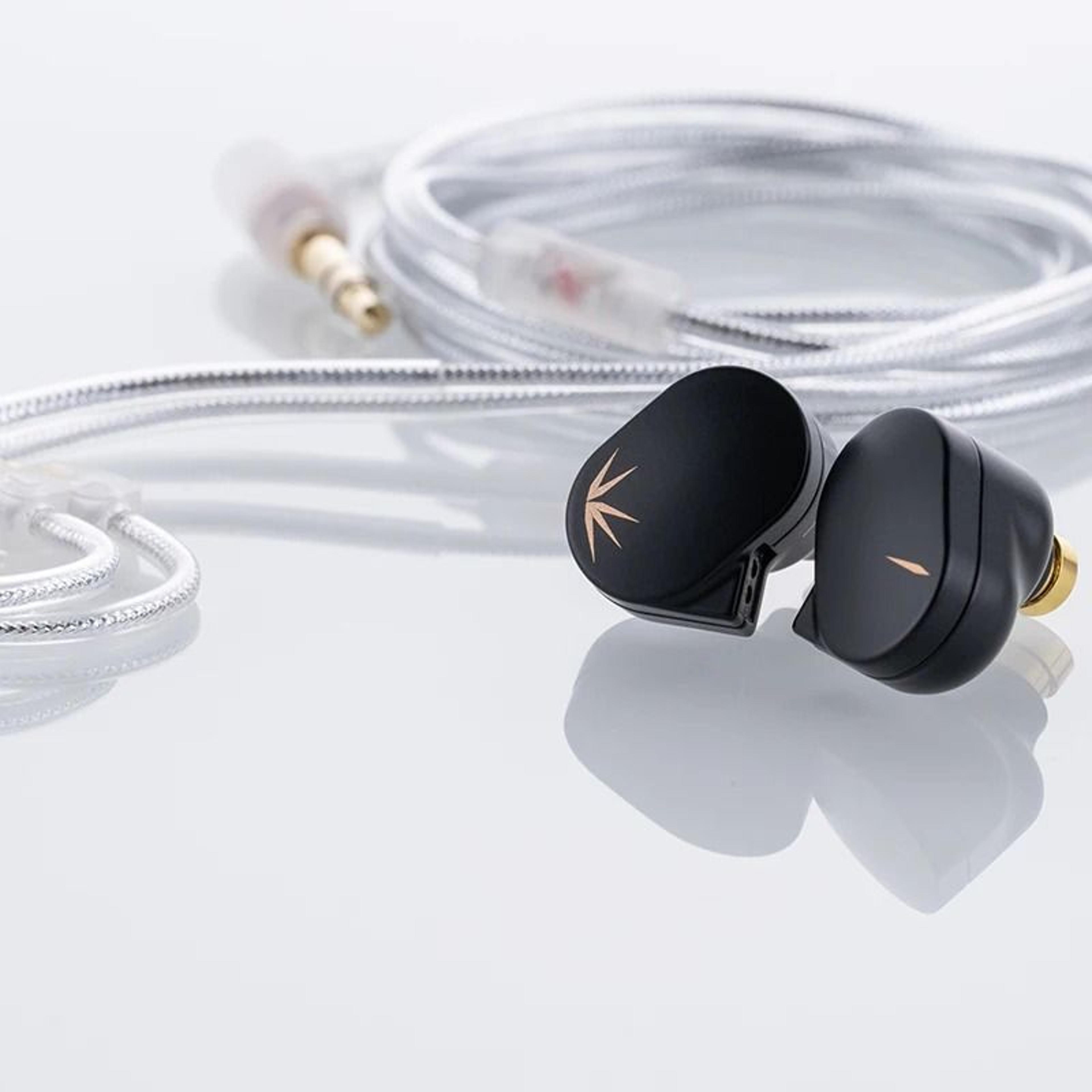 hifi in ear monitors with detachable cable for audiophile sound