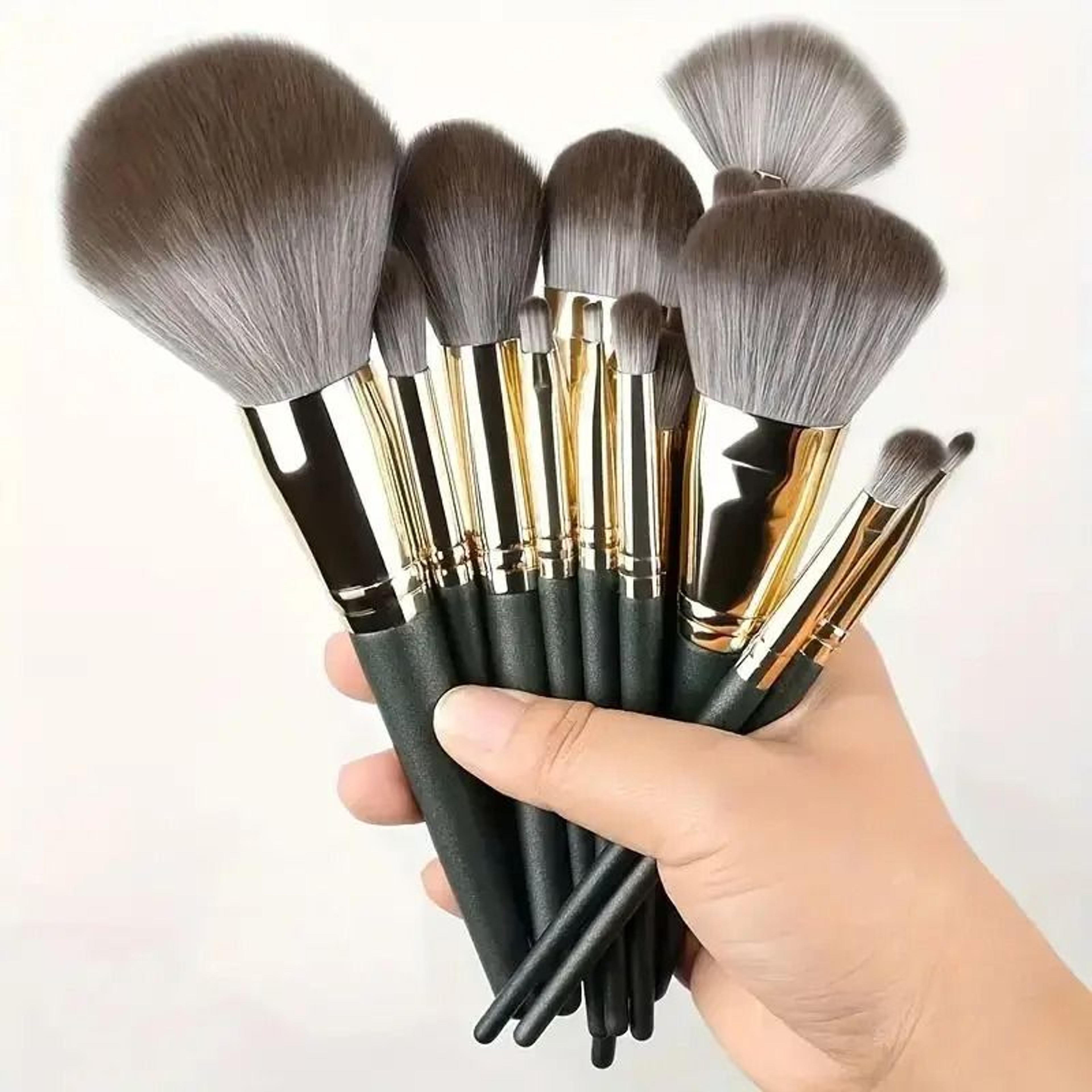 Professional Soft Fluffy Makeup Brush Set For Foundation Eyeshadow And Powder Application 1
