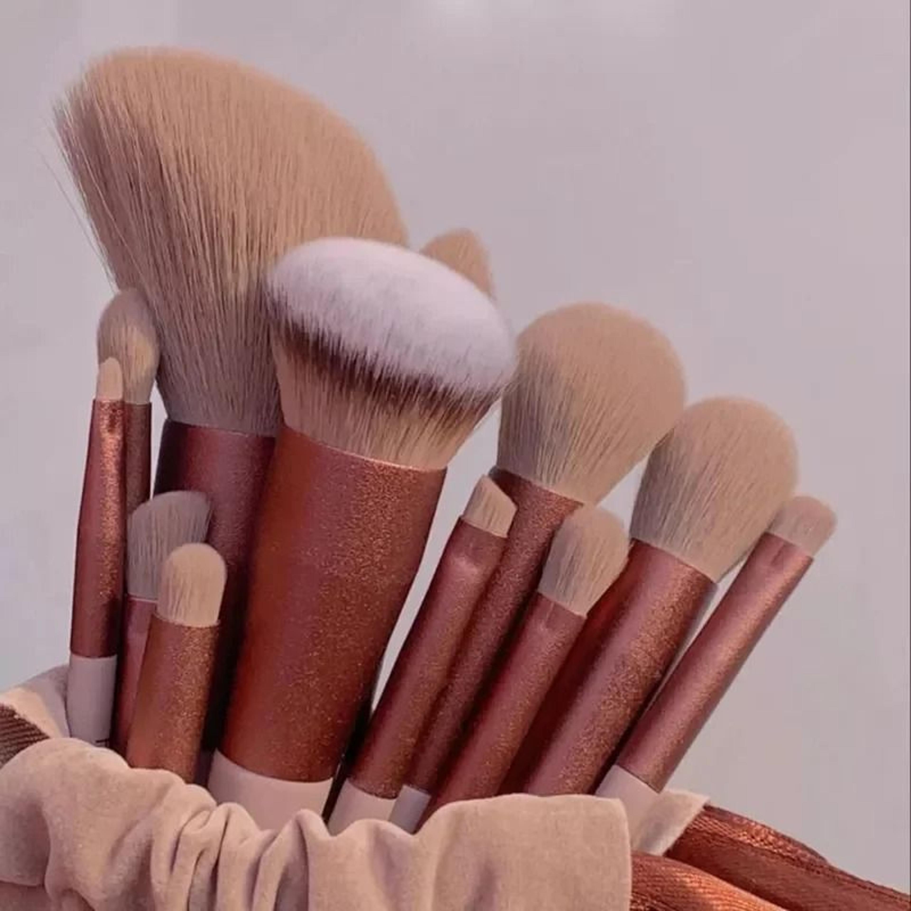 13 Piece Professional Soft Makeup Brush Set With Storage Bag 1