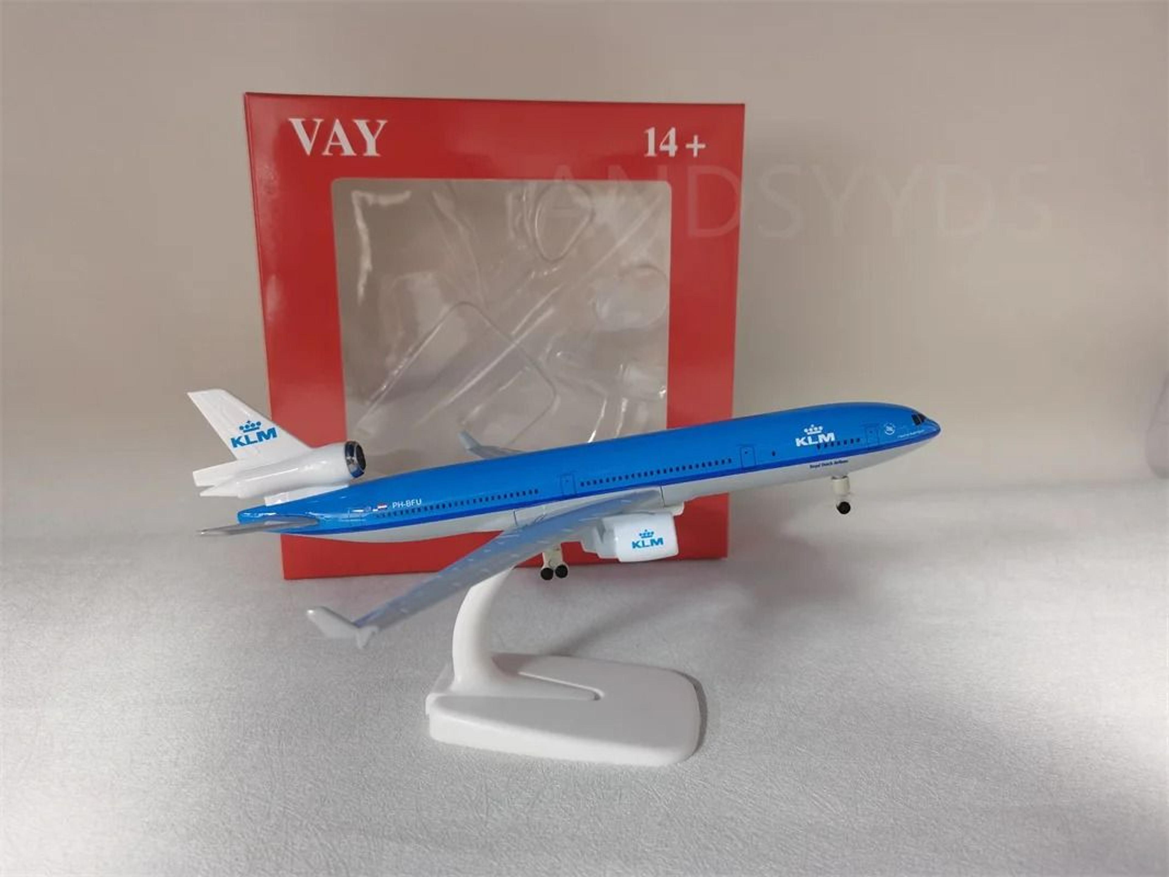 MD11 Heritage Aviator Model  20cm DieCast Alloy Aircraft  Executive Desktop  Studio Sanctuary Decor 2
