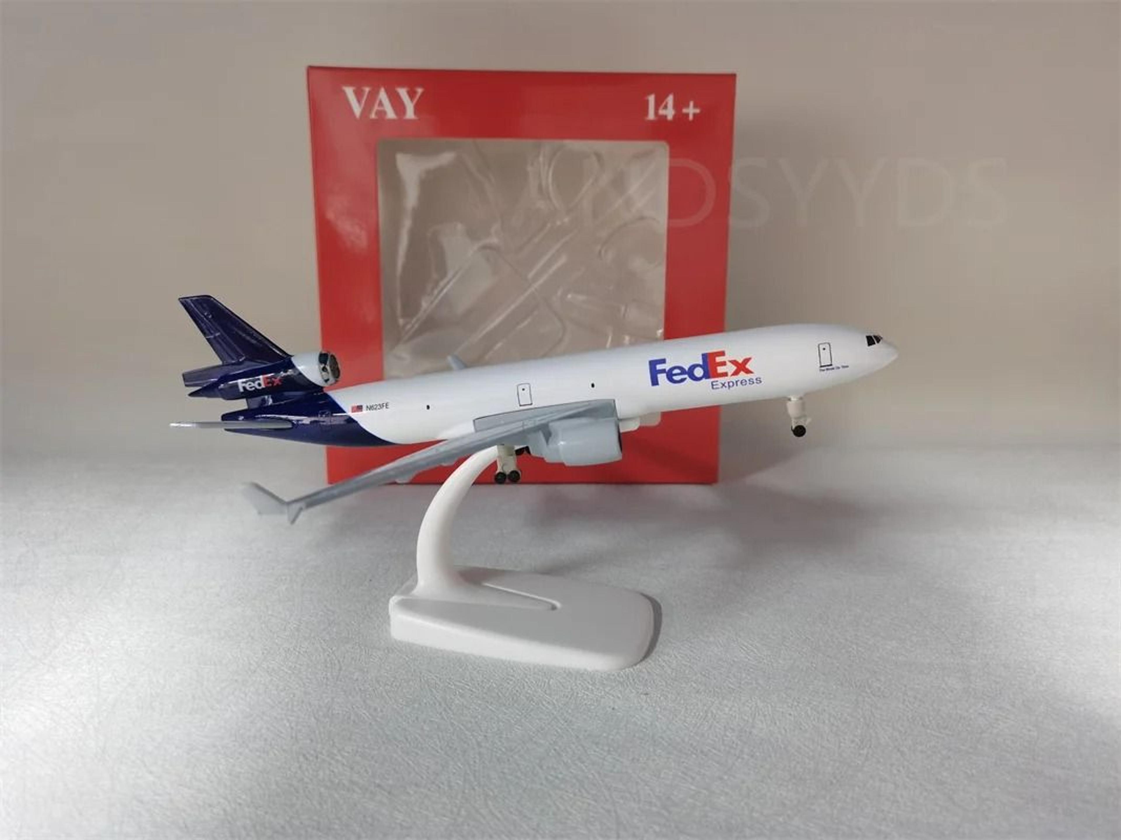 MD11 Heritage Aviator Model  20cm DieCast Alloy Aircraft  Executive Desktop  Studio Sanctuary Decor 3