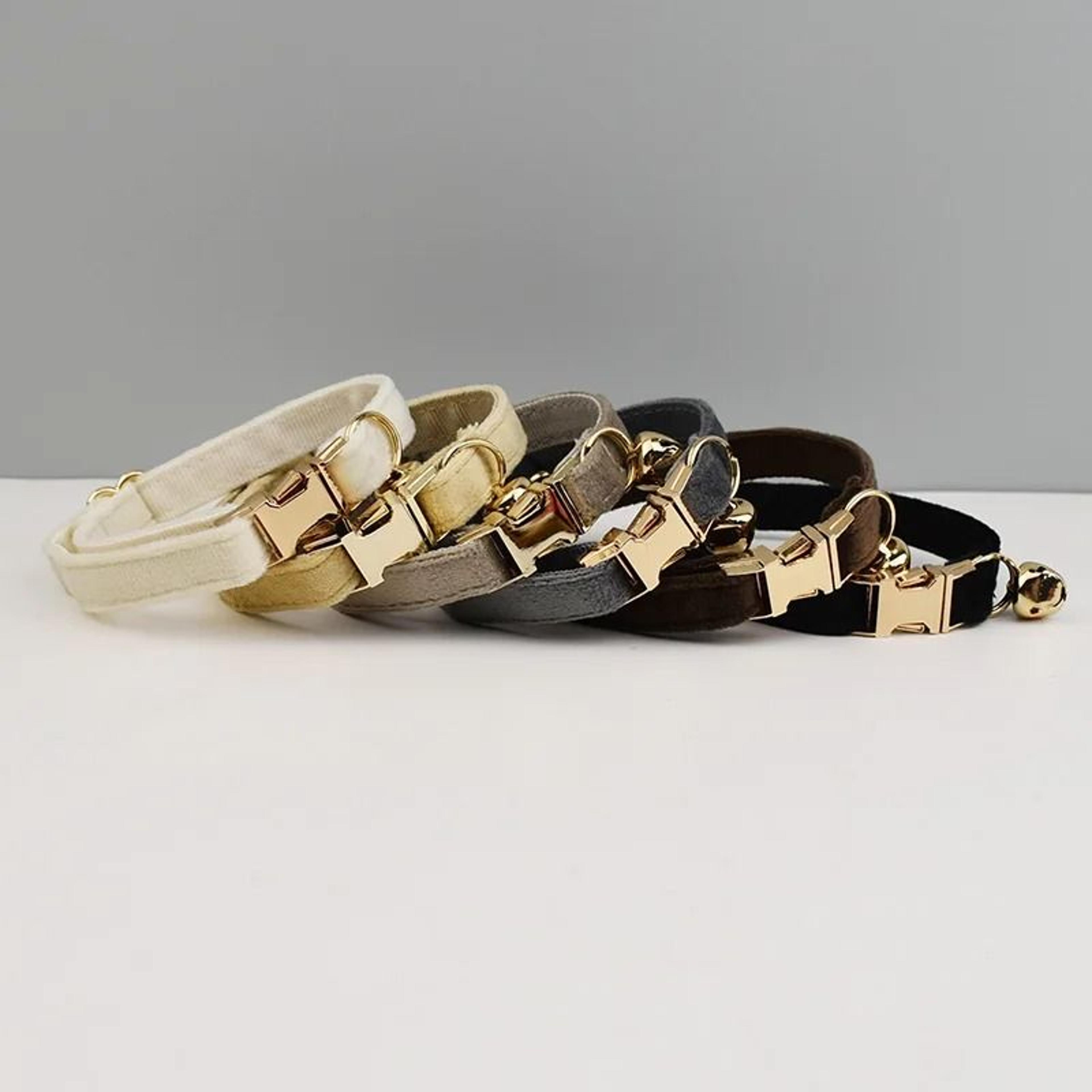 Luxury Personalized Velvet Cat Collar With Custom Name Plate Bell And Detachable Bow Tie 1