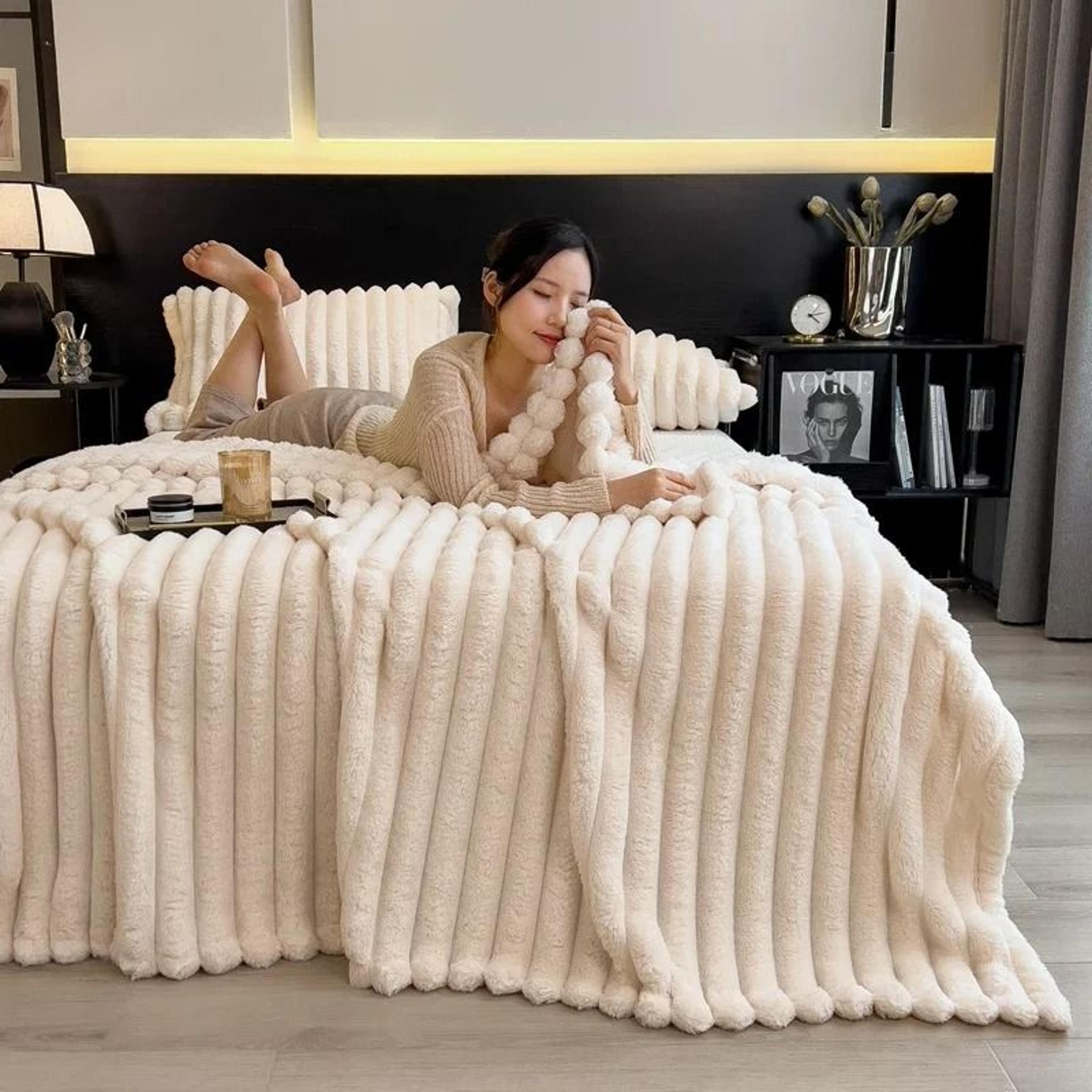 Thickened Wide Striped Multifunctional Blanket  Soft Bed Coverlet 3