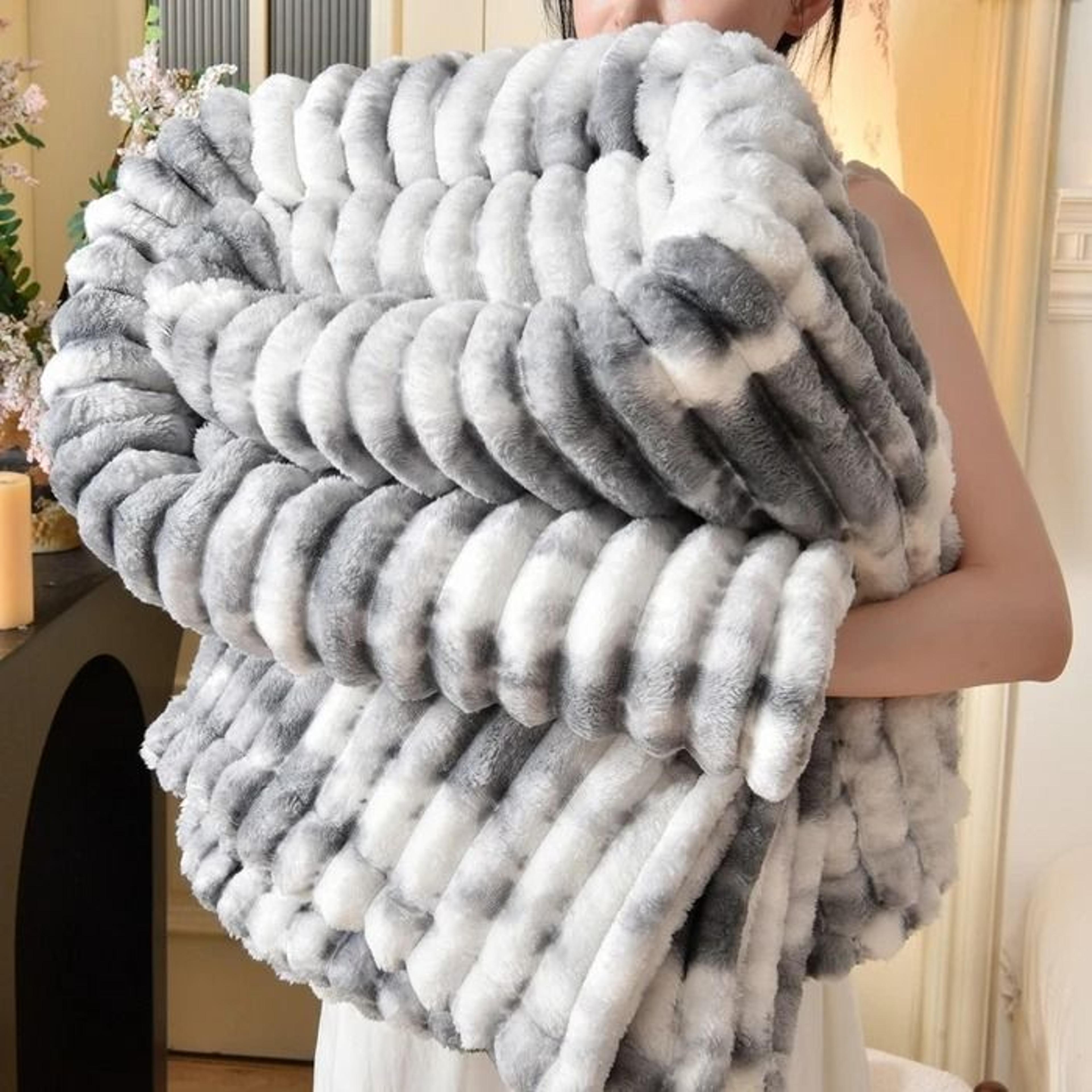 Gradient Color Soft Plush Flannel Blanket Spring  Autumn Warm Bed  Sofa Throw 7