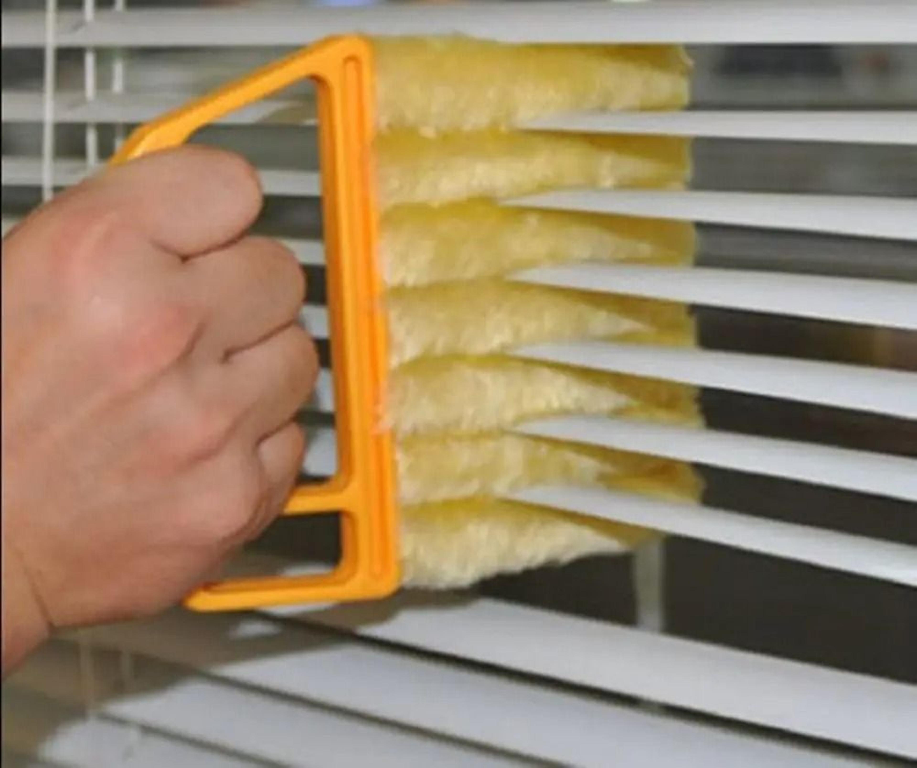 multi-blade louver & window blind cleaning brush with detachable microfiber sleeves