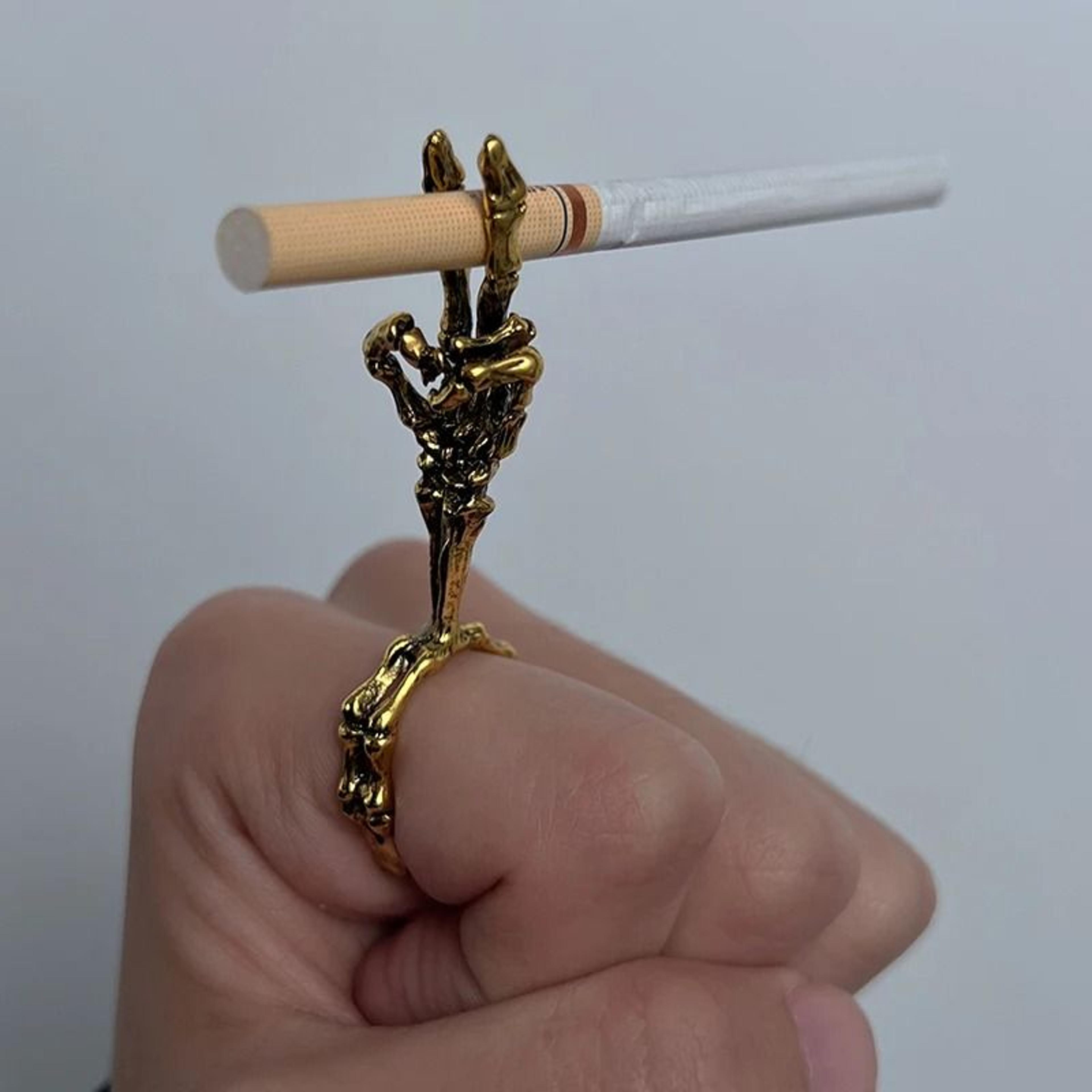 Vintage Personality Cigarette Holder Ring HandsFree Smoking Bracket 4