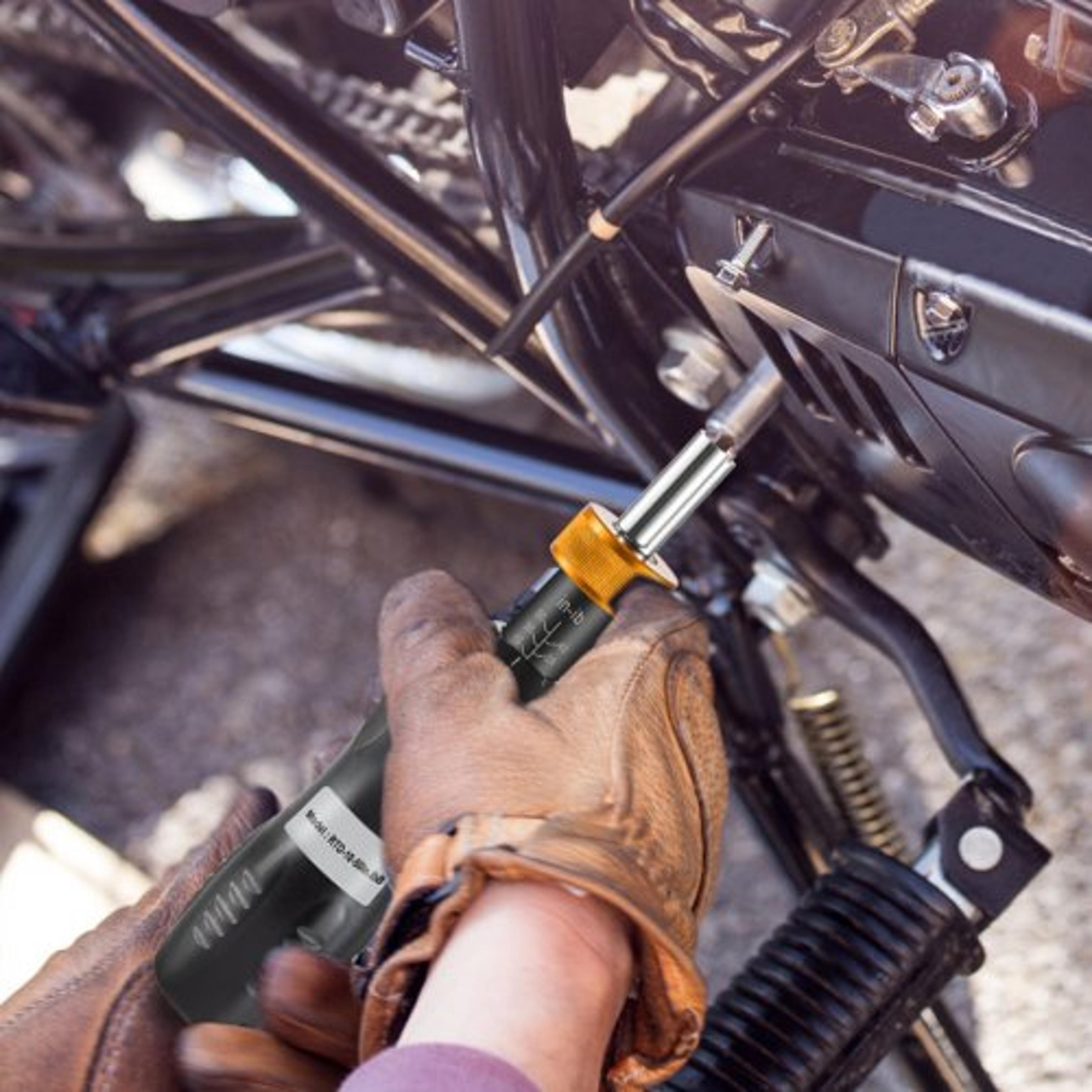 adjustable torque screwdriver electrician 10-50 in/lbs, 5% accuracy, 5 in-lb increment with bits & case
