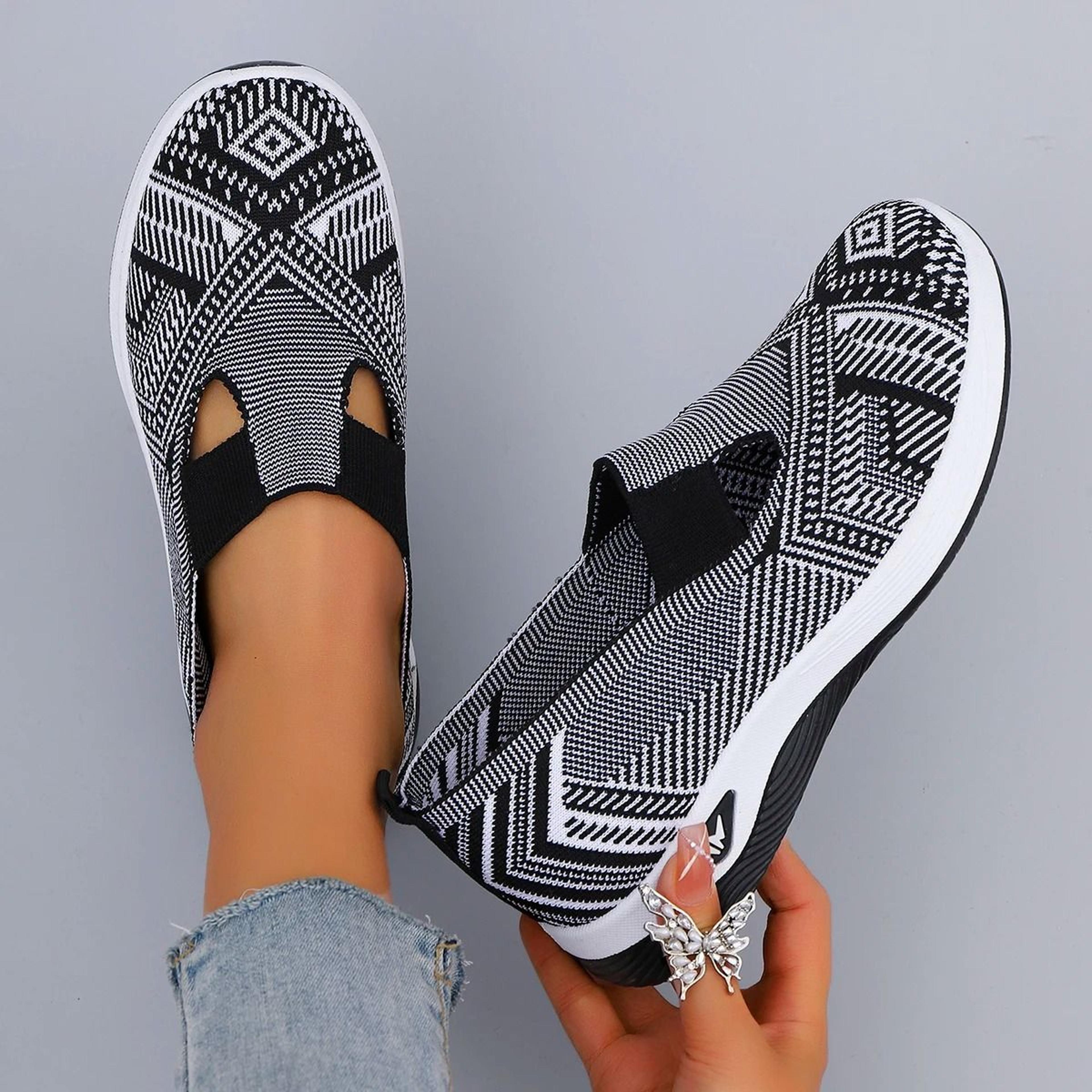 lightweight breathable mesh womens flat shoes for summer