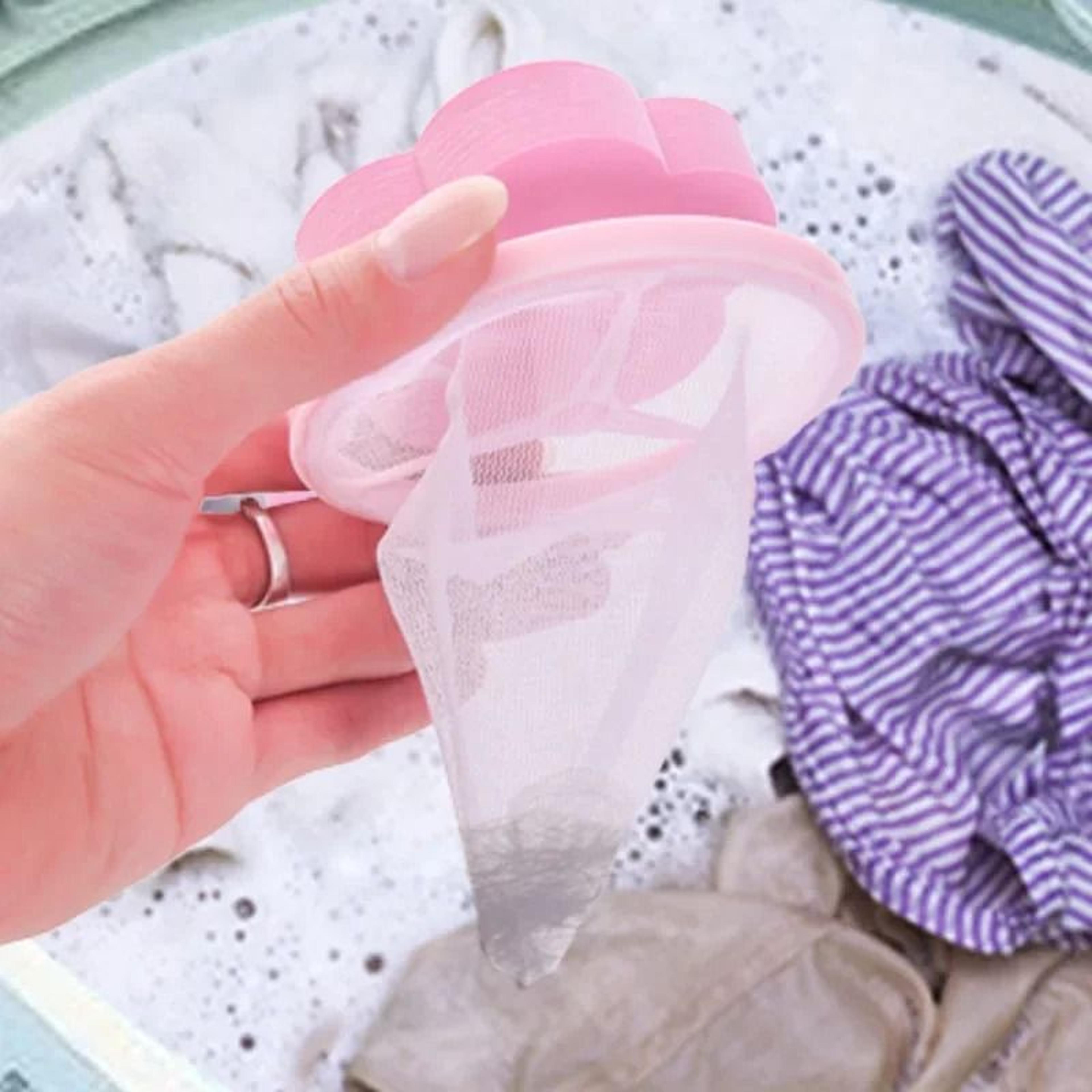 Plum Blossom Laundry Hair Catcher 2
