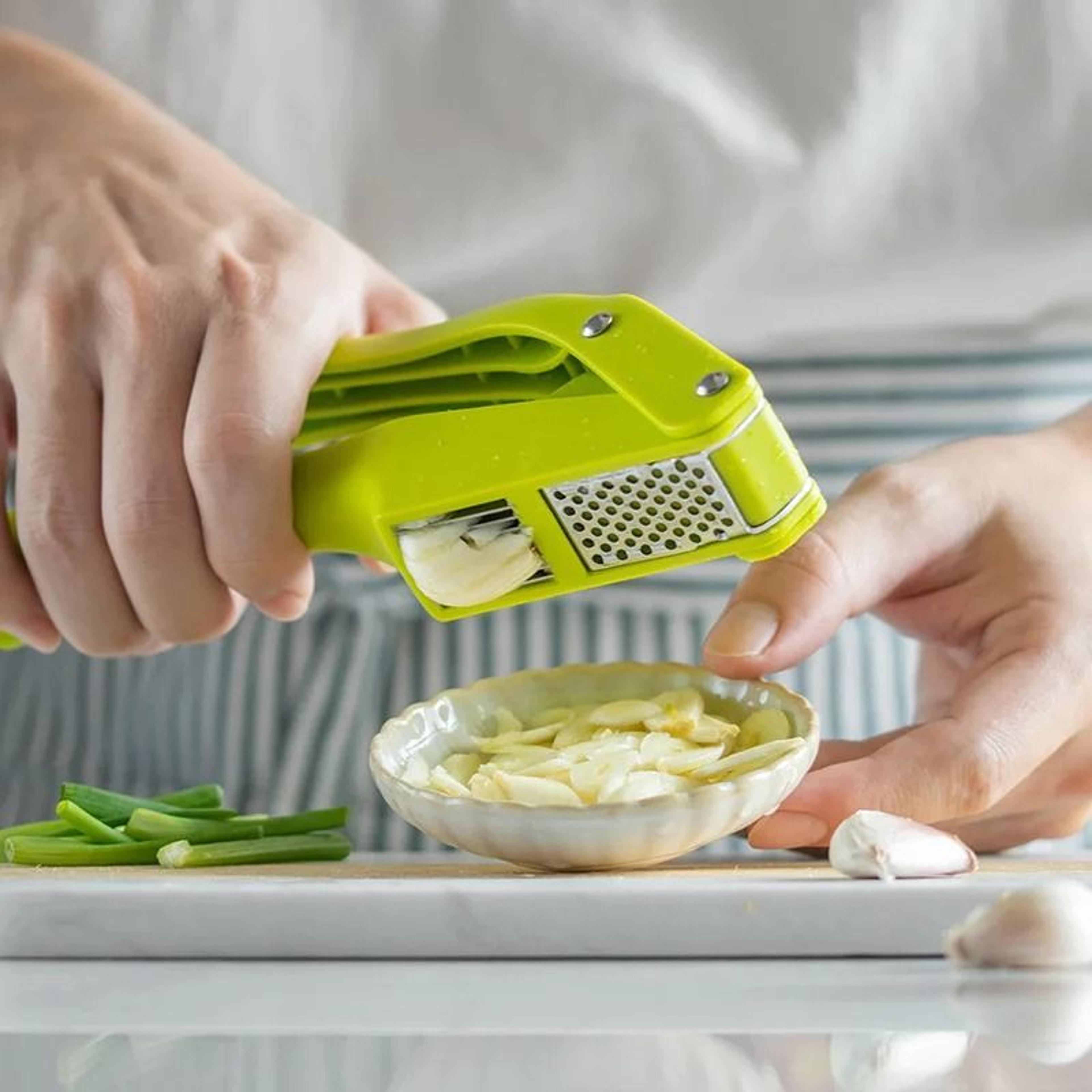 2in1 Multifunctional Garlic Press And Squeezer 3