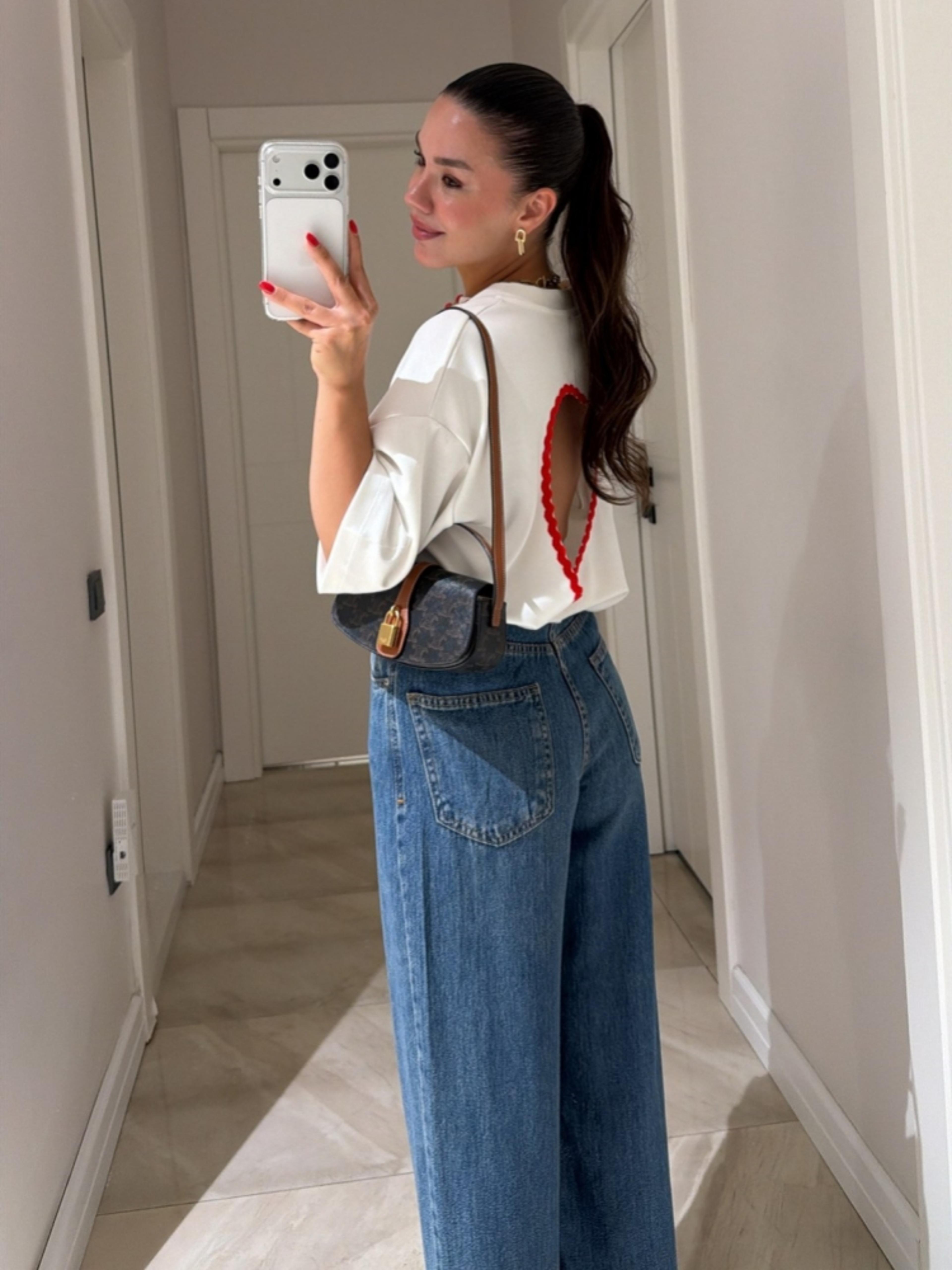 Heart Cutout Backless Summer Top For Women Loose Fit Casual White Streetwear Tee 2