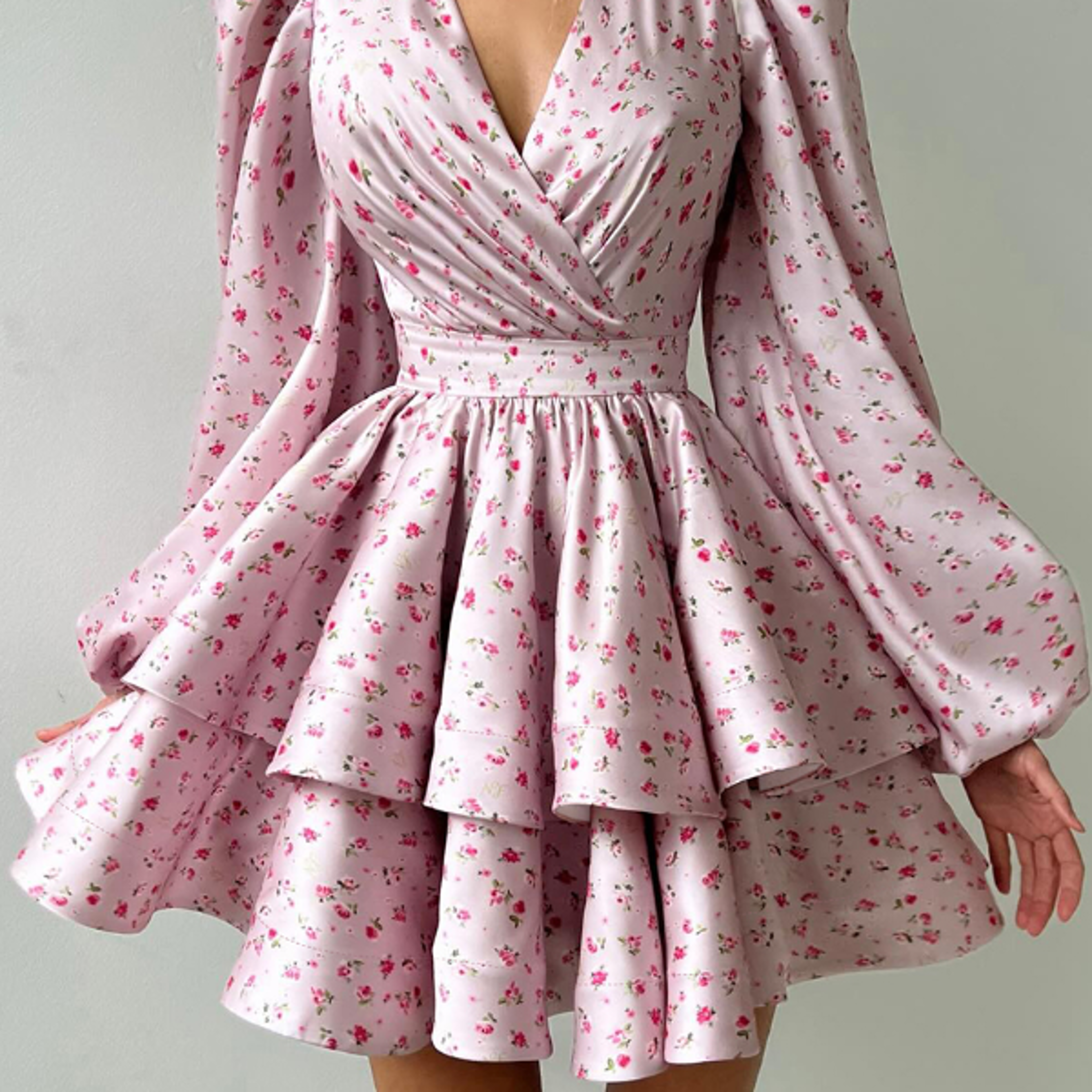elegant women's v neck mini dress with long sleeves, high waist & pleated skirt