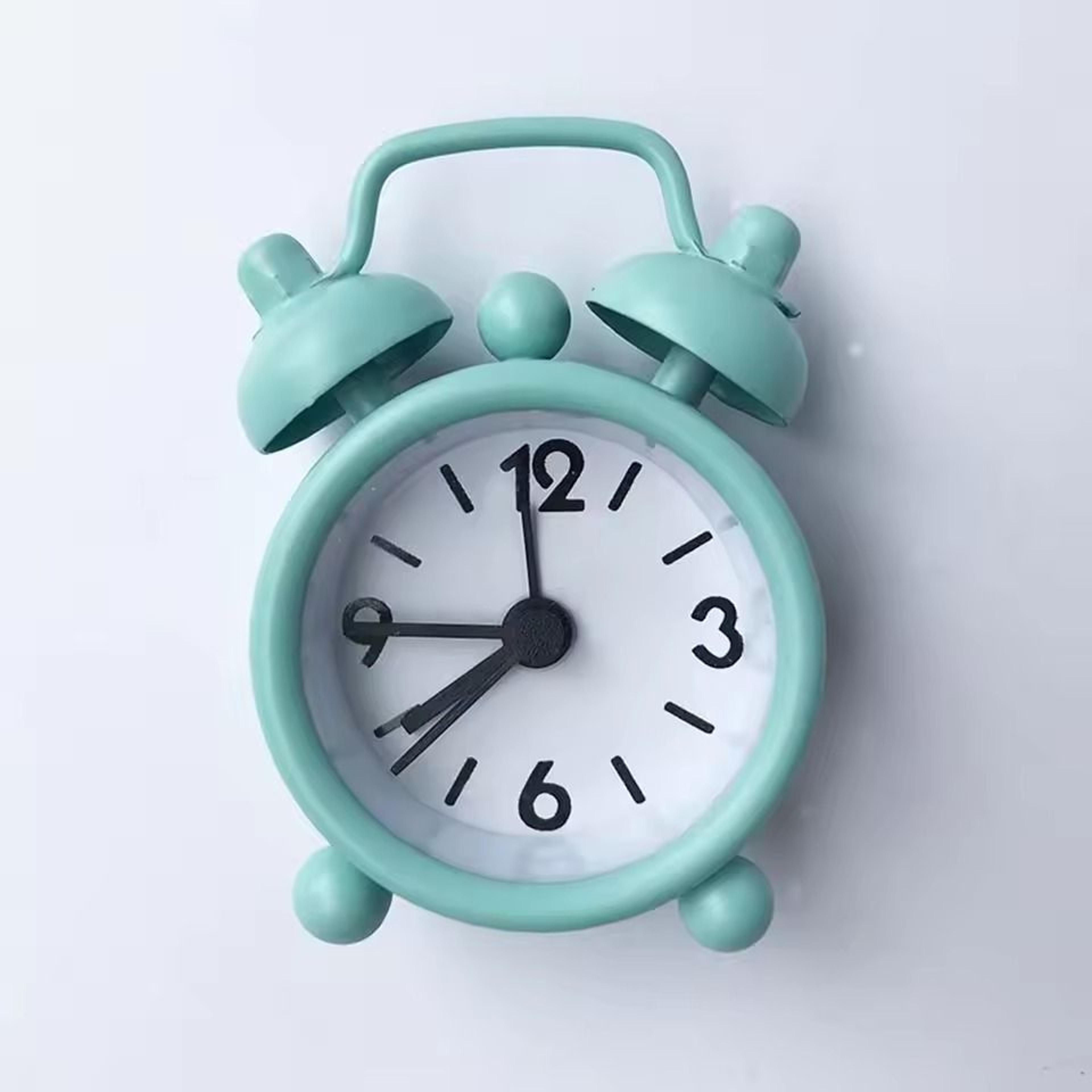 retro mini alarm clock portable desk clock with quartz movement for bedside & travel