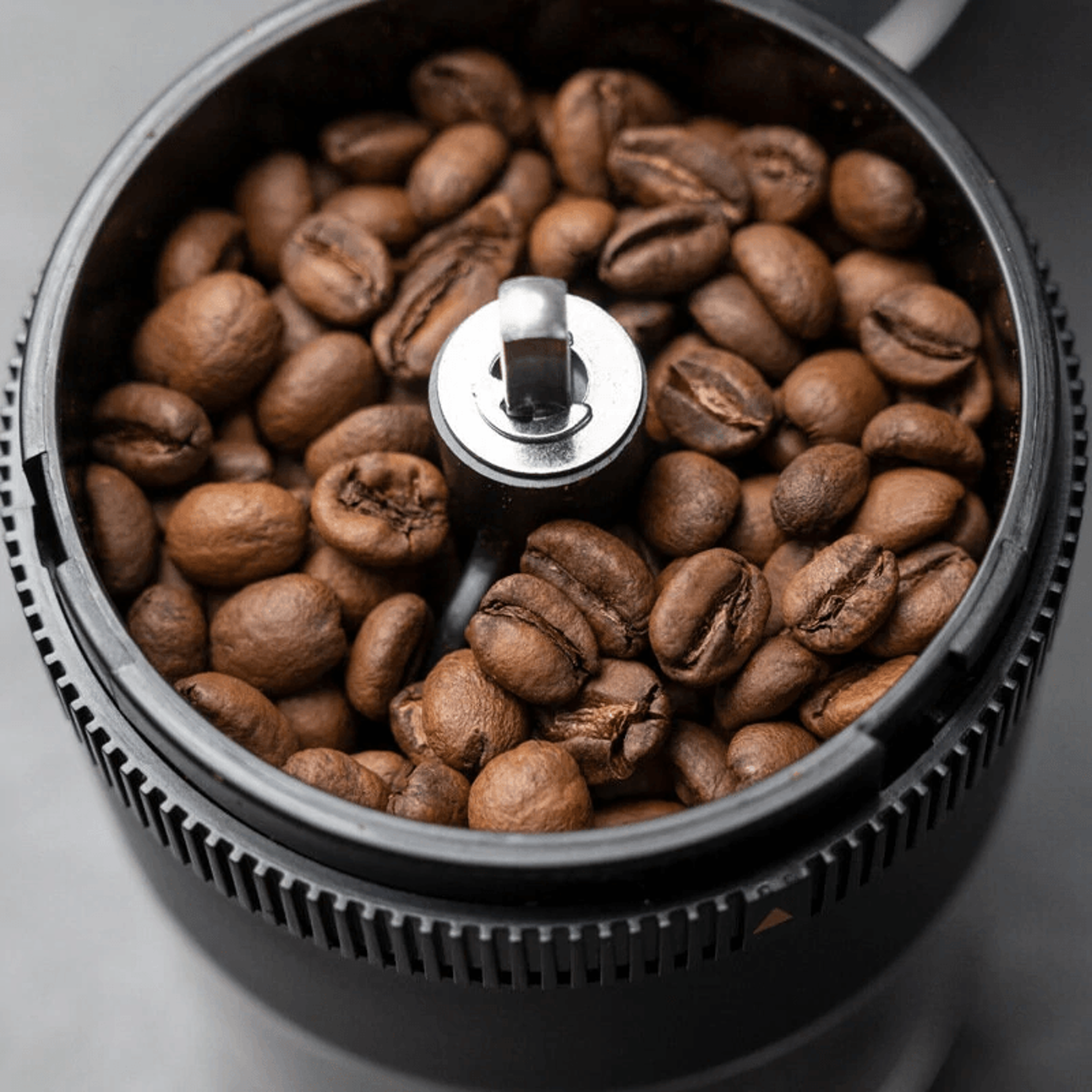 Portable Electric Coffee Grinder With Conical Ceramic Burr And USB Rechargeable Design 3