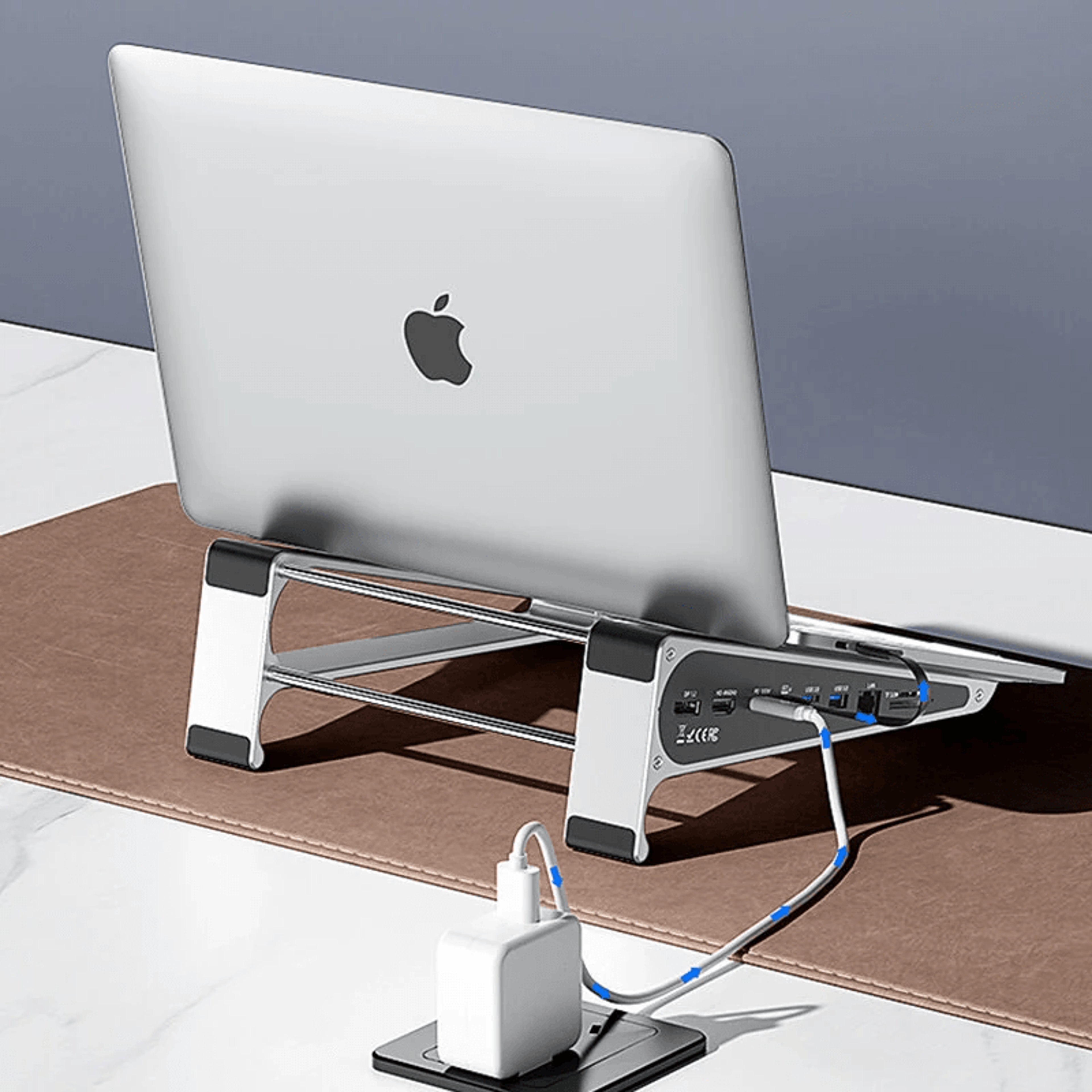 USB C Laptop Docking Station With Aluminum Stand Display PD And Card Reader 5