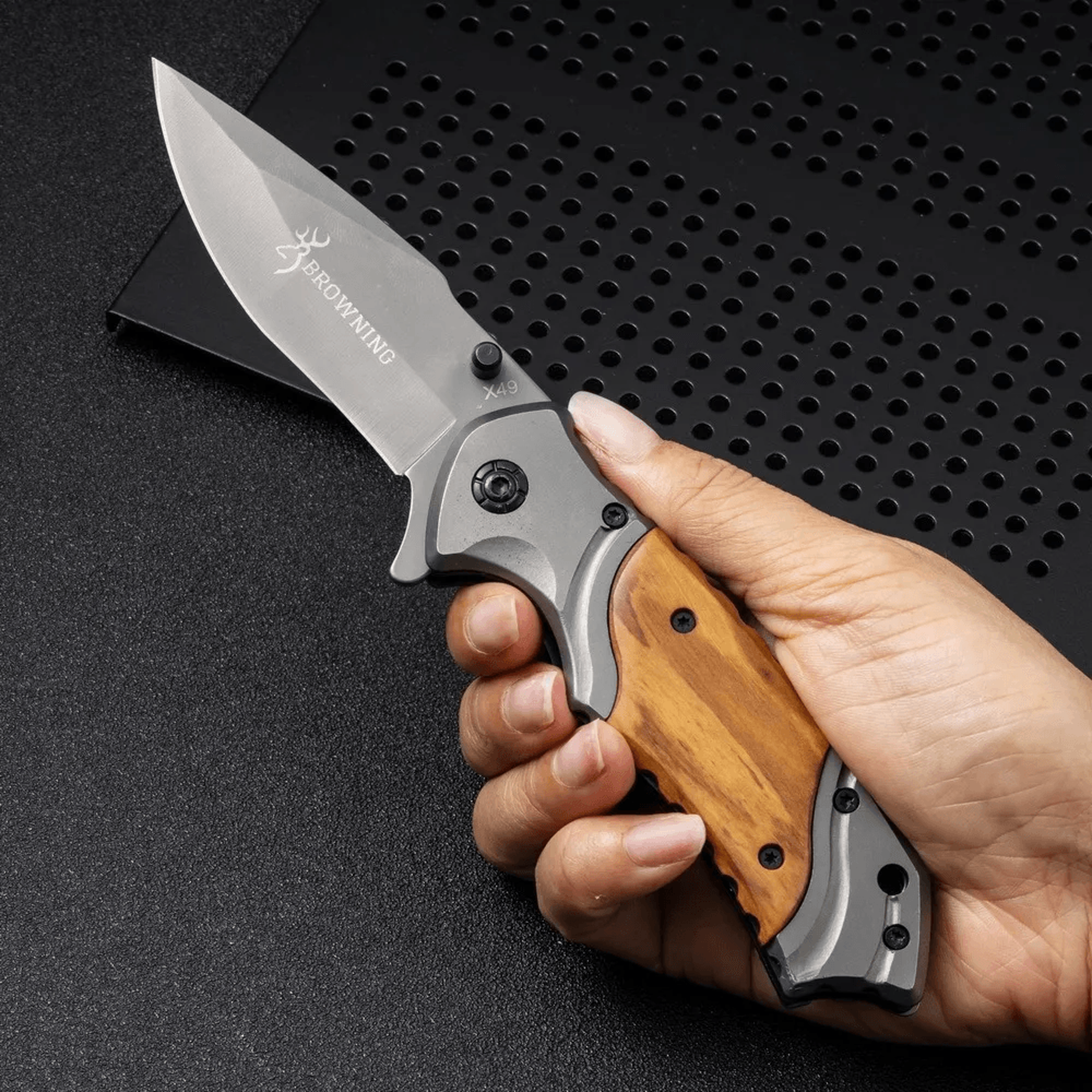 outdoor camping knife with steel blade and handle