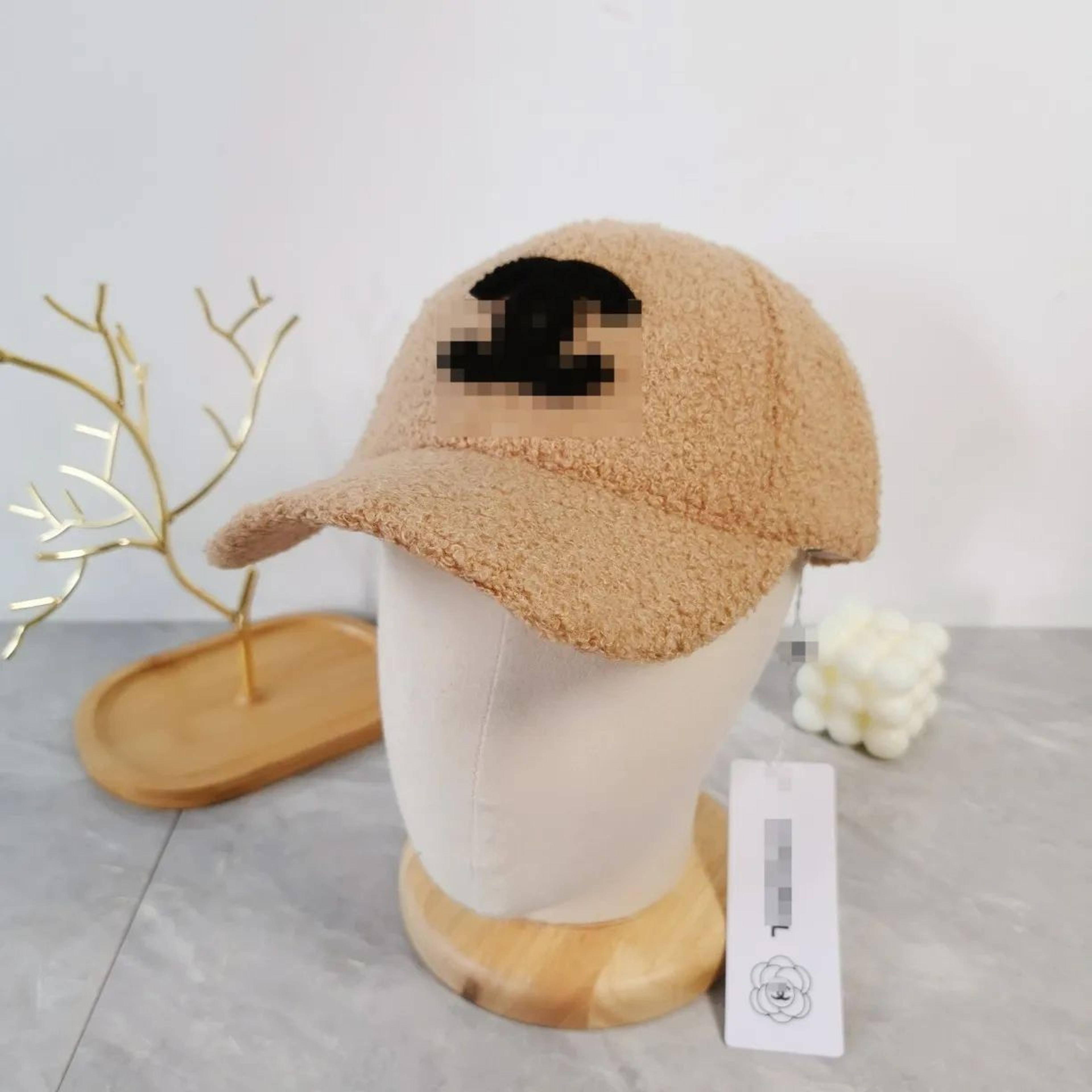 mens silk ball cap with animal pattern for casual spring and fall wear