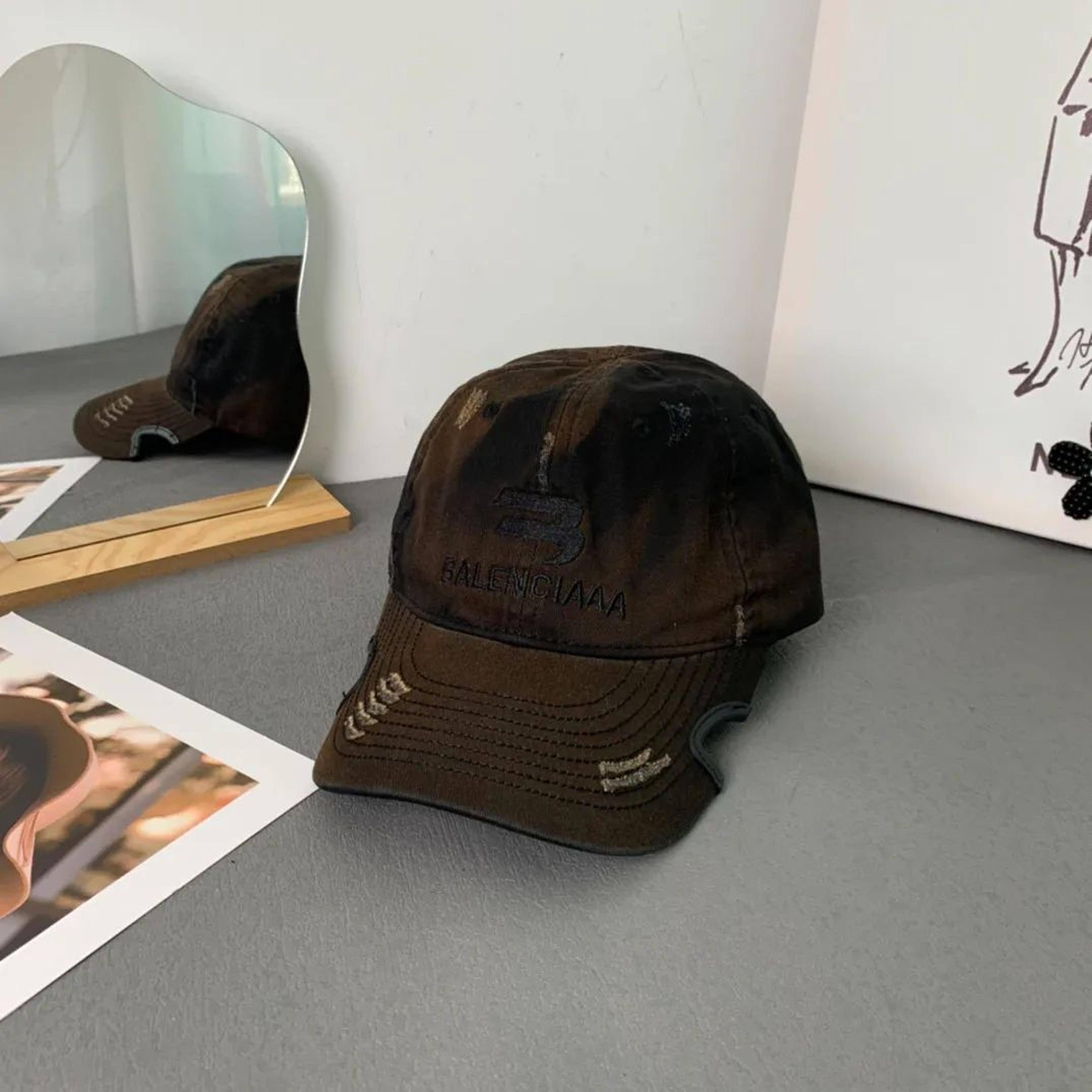 Unisex Cotton Baseball Cap With Adjustable Strap And Geometric Design 2