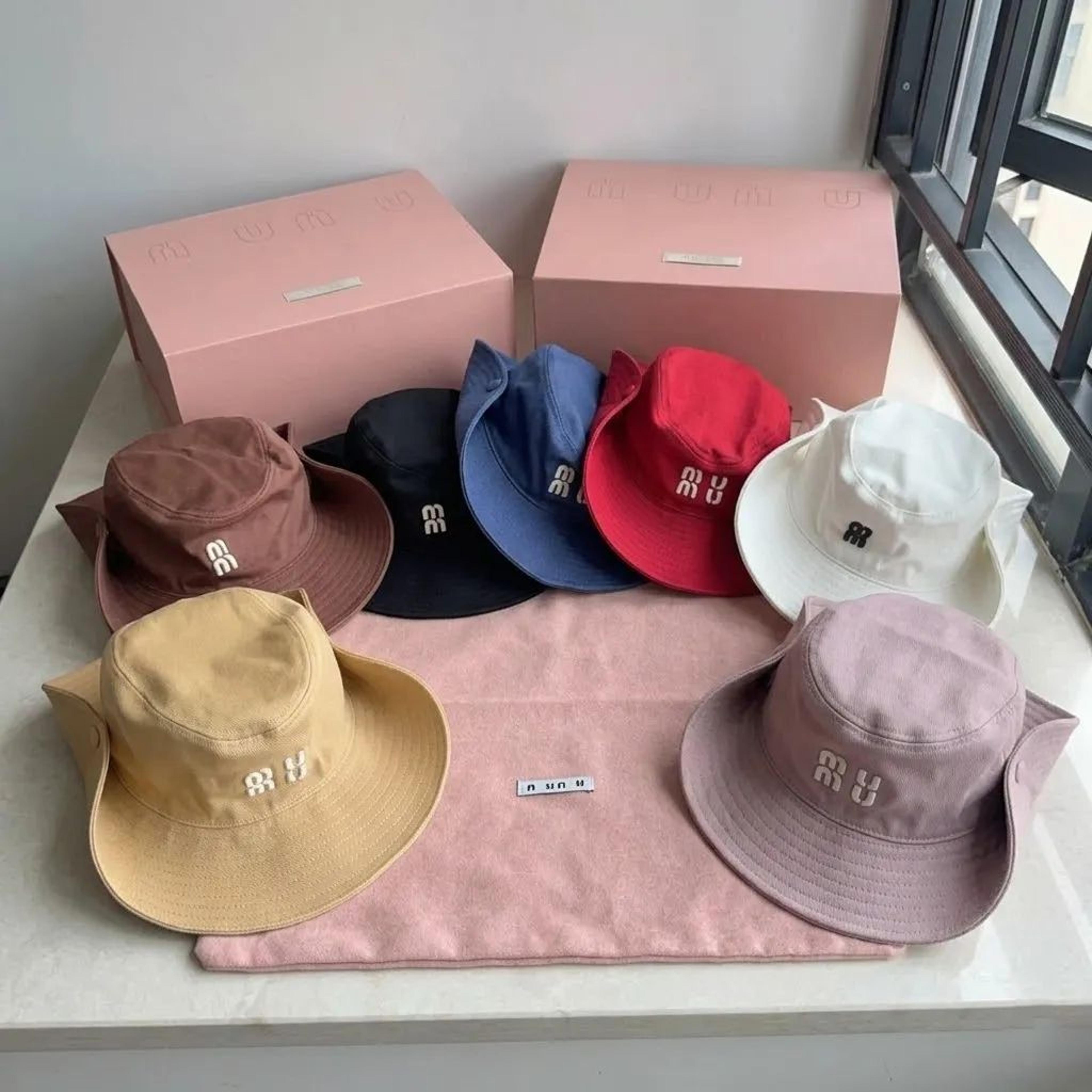 acrylic flat top baseball cap with letter design for casual outdoor wear