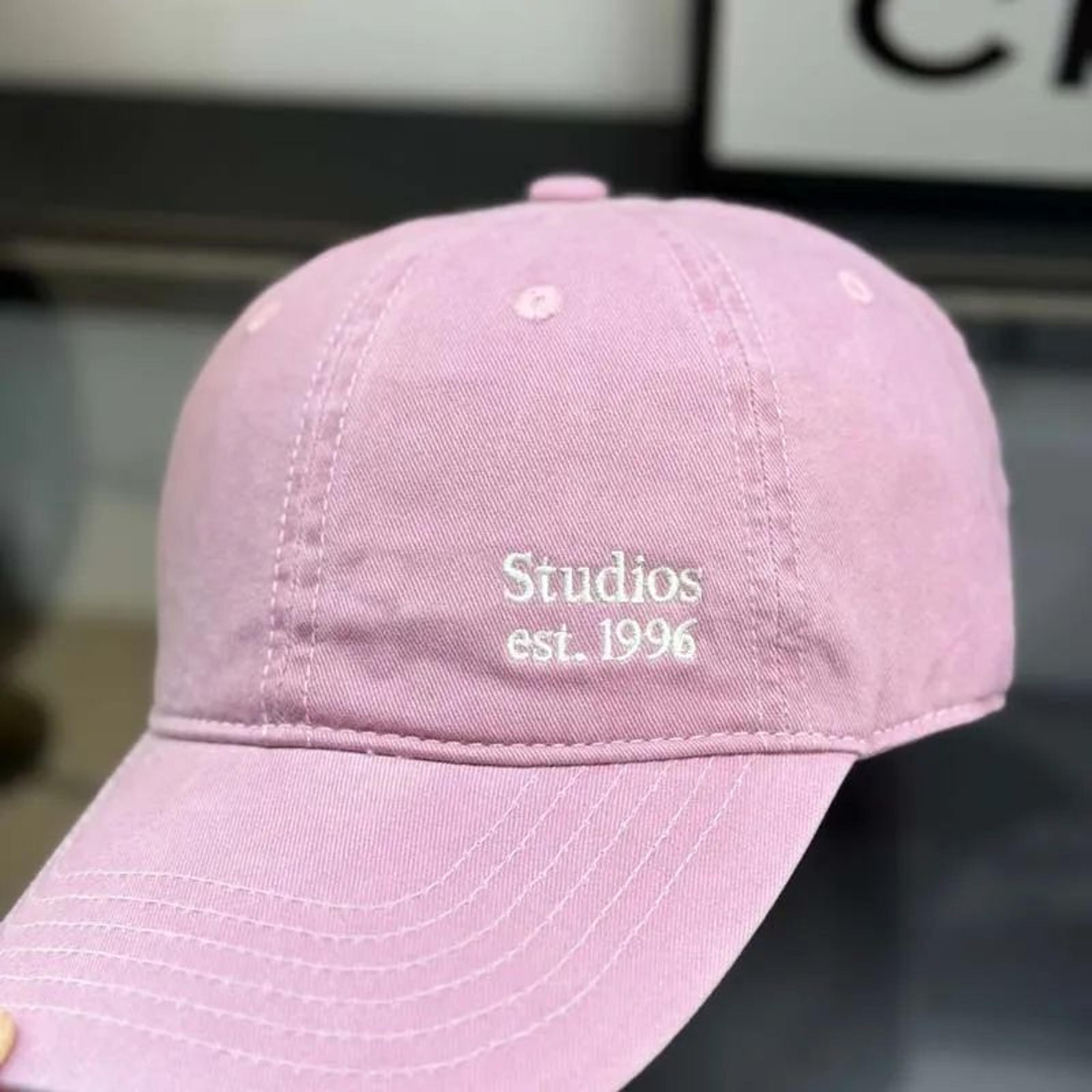 adjustable cotton baseball cap for men with sun visor and casual solid design