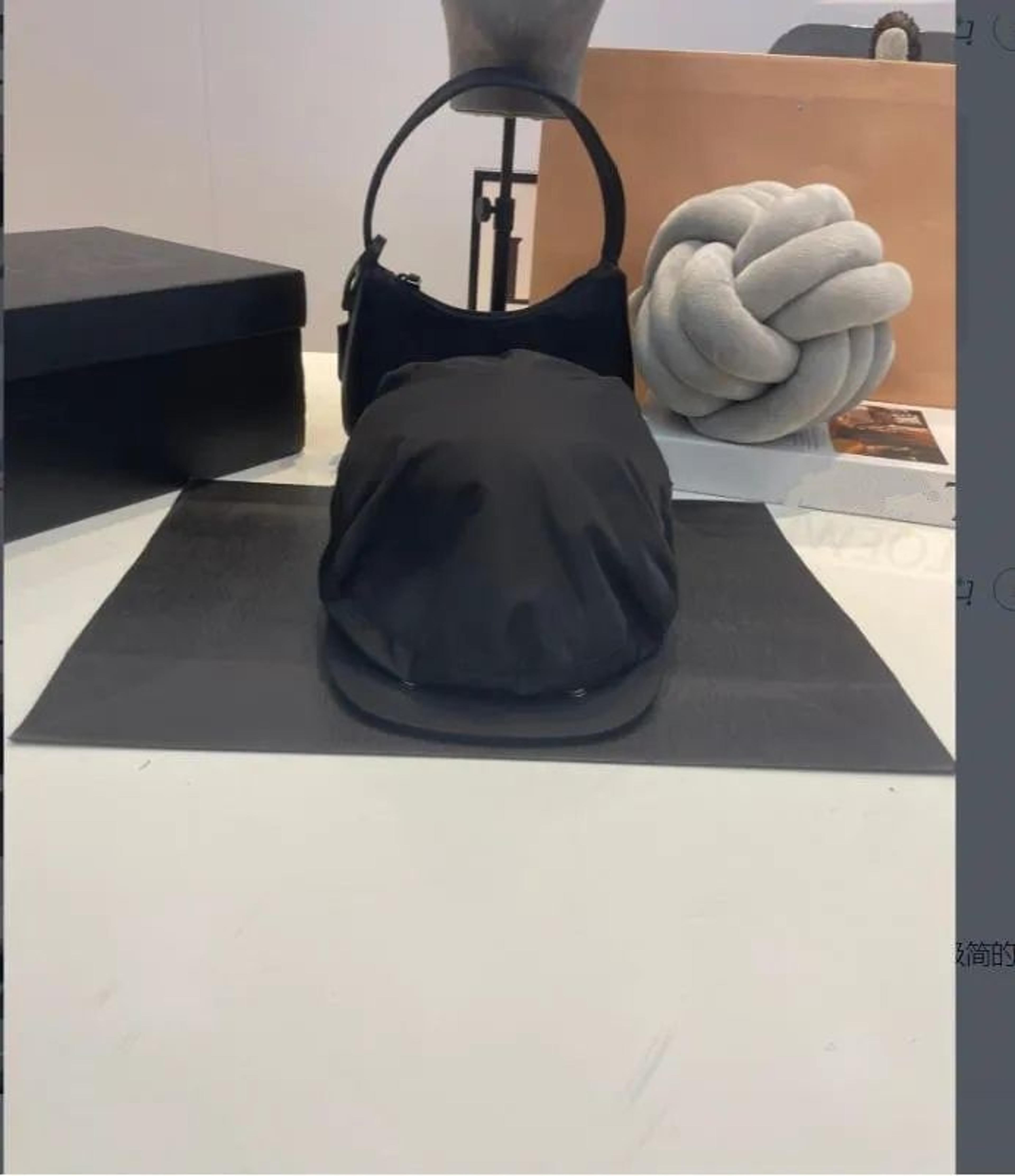 Unisex Casual Newsboy Cap With Adjustable Fit And Classic Dome Design 4