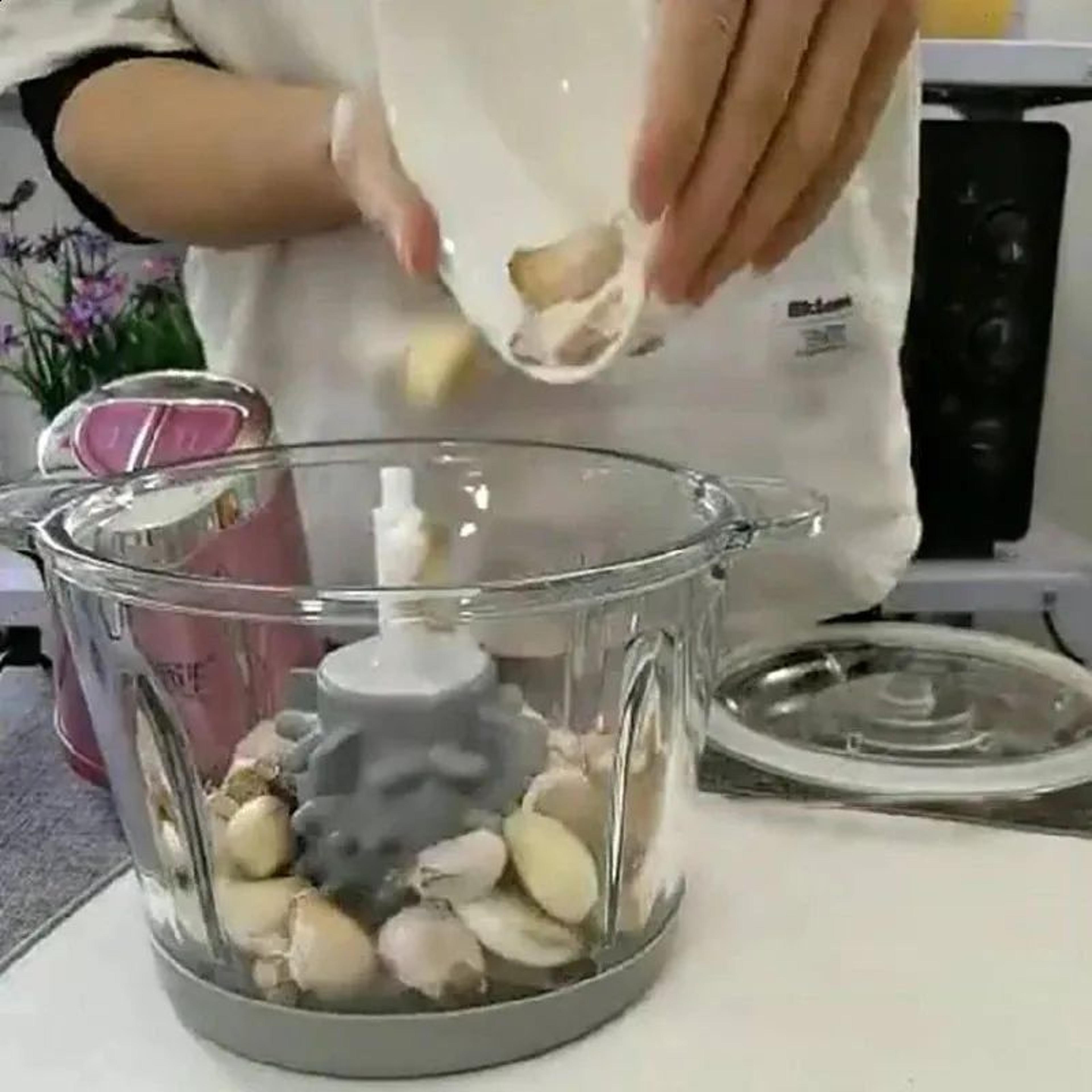 Silicone Garlic Peeler Roller For Quick Odor Free Garlic Skin Removal 2