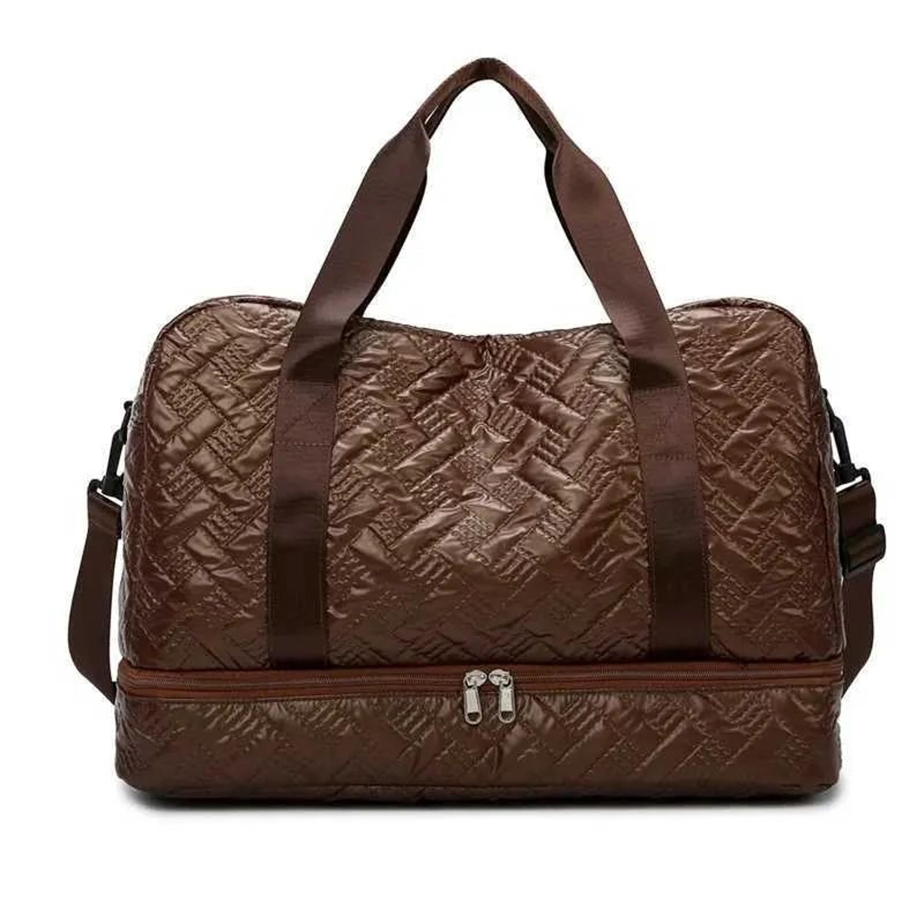 Lightweight Travel Duffle Bag With Large Capacity And Foldable Weekender Design 7