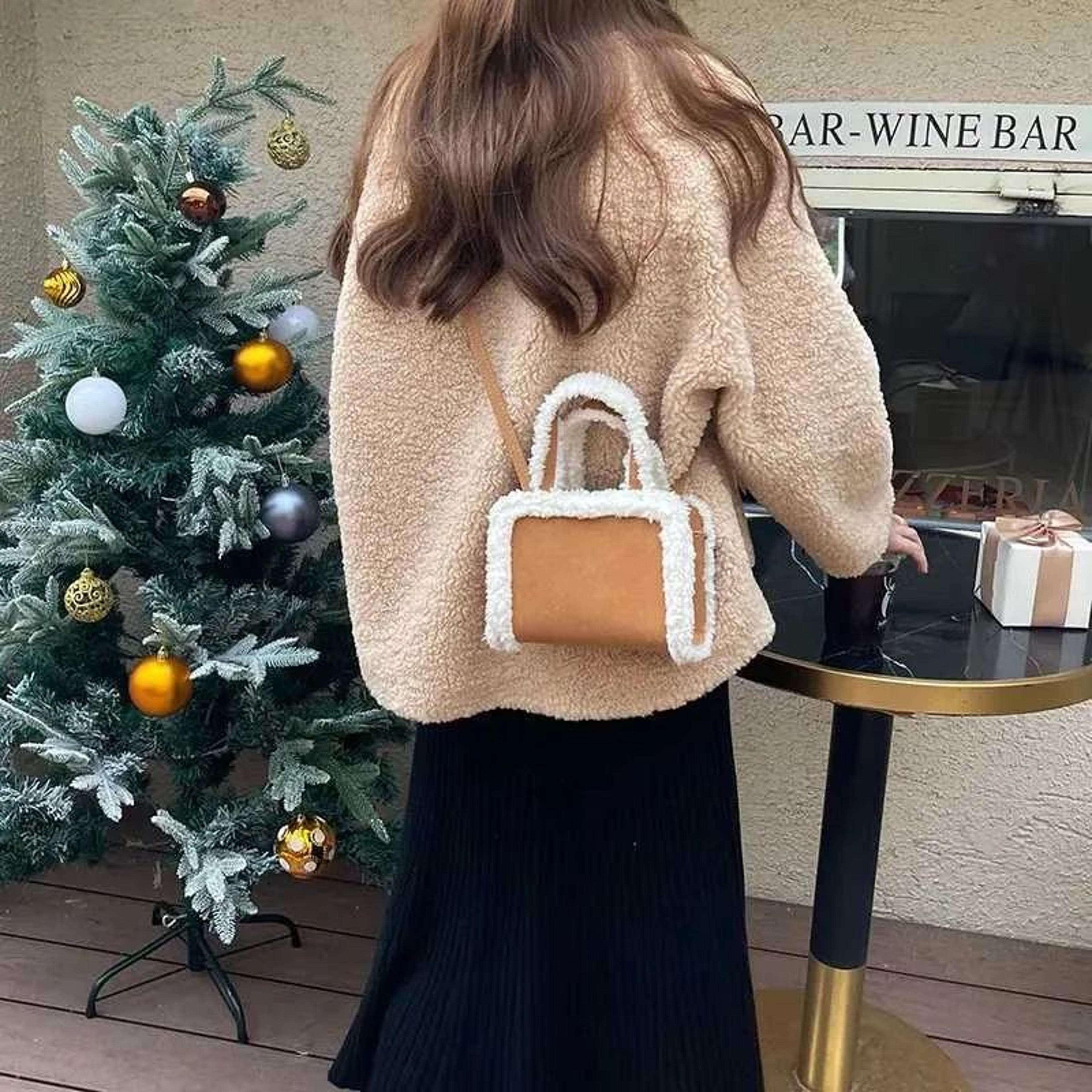 Winter Plush Crossbody Bag With Wide Shoulder Strap And Zipper Closure 3