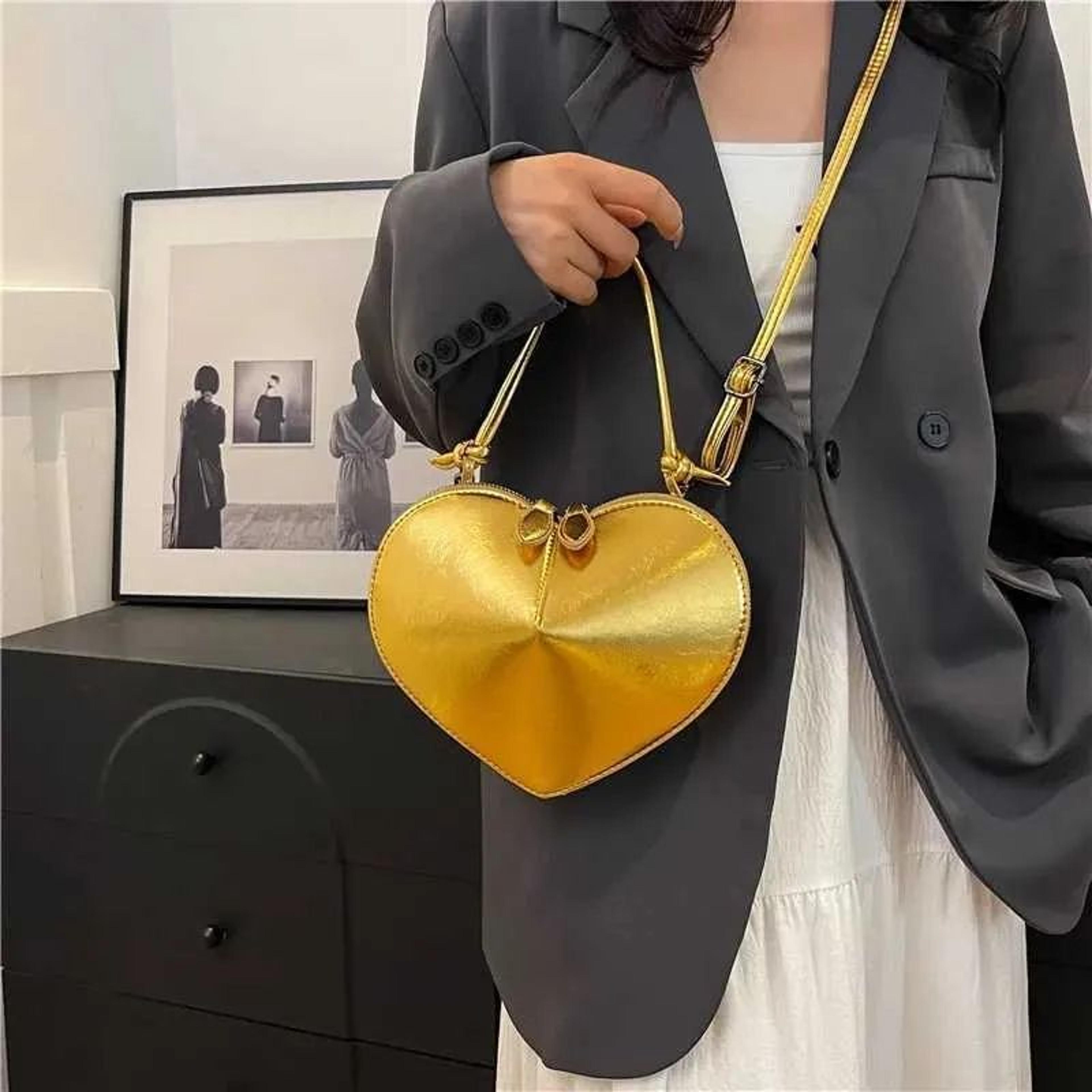 Womens Heart Shaped Handbag With PU Leather Crossbody And Shoulder Bag Style 3