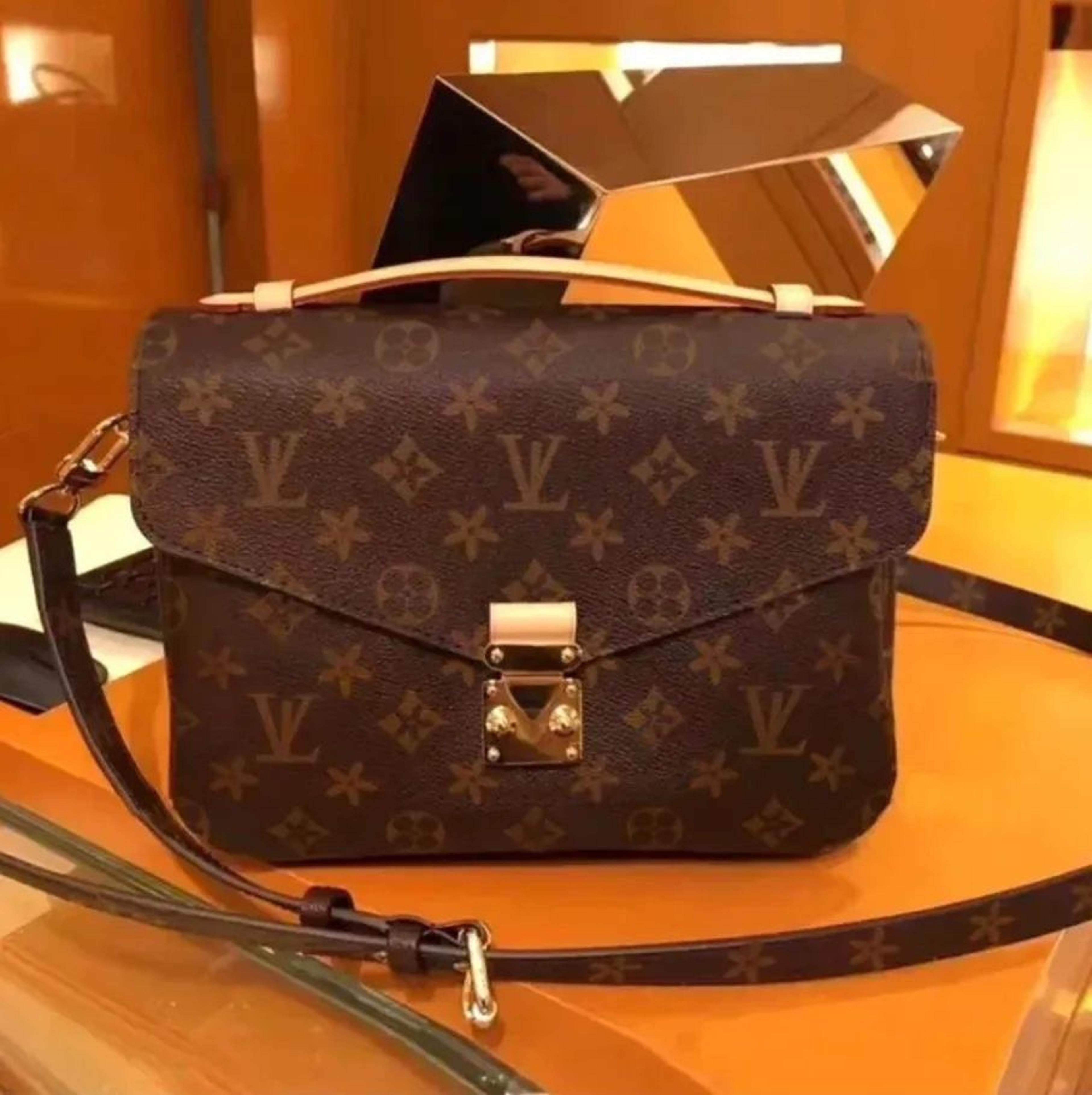 Womens Small PU Leather Crossbody Satchel Bag With Flap Pocket And Gold Tone Hardware 1