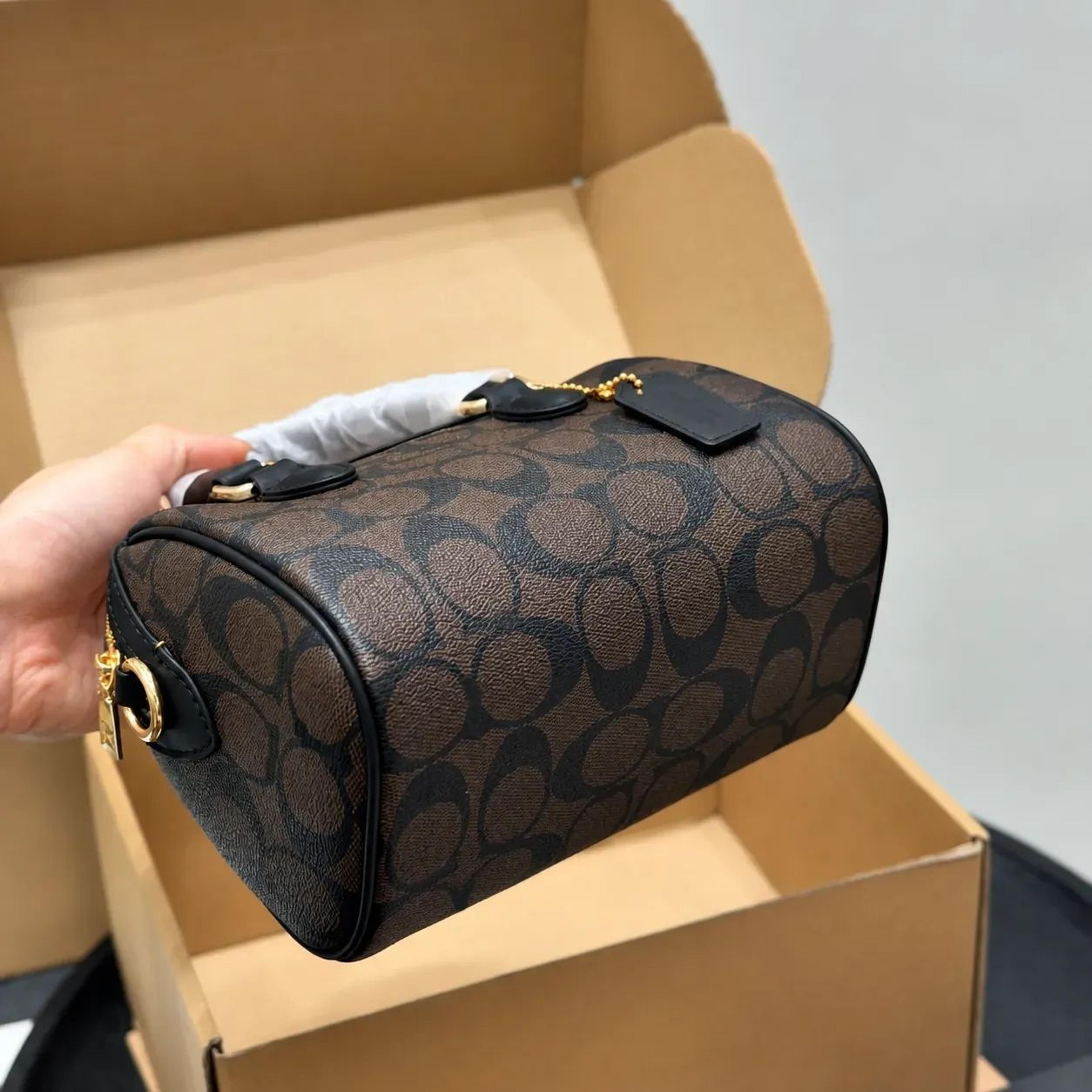 Womens PU Leather Shoulder Bag With Zipper Closure And Soft Pillow Design 3