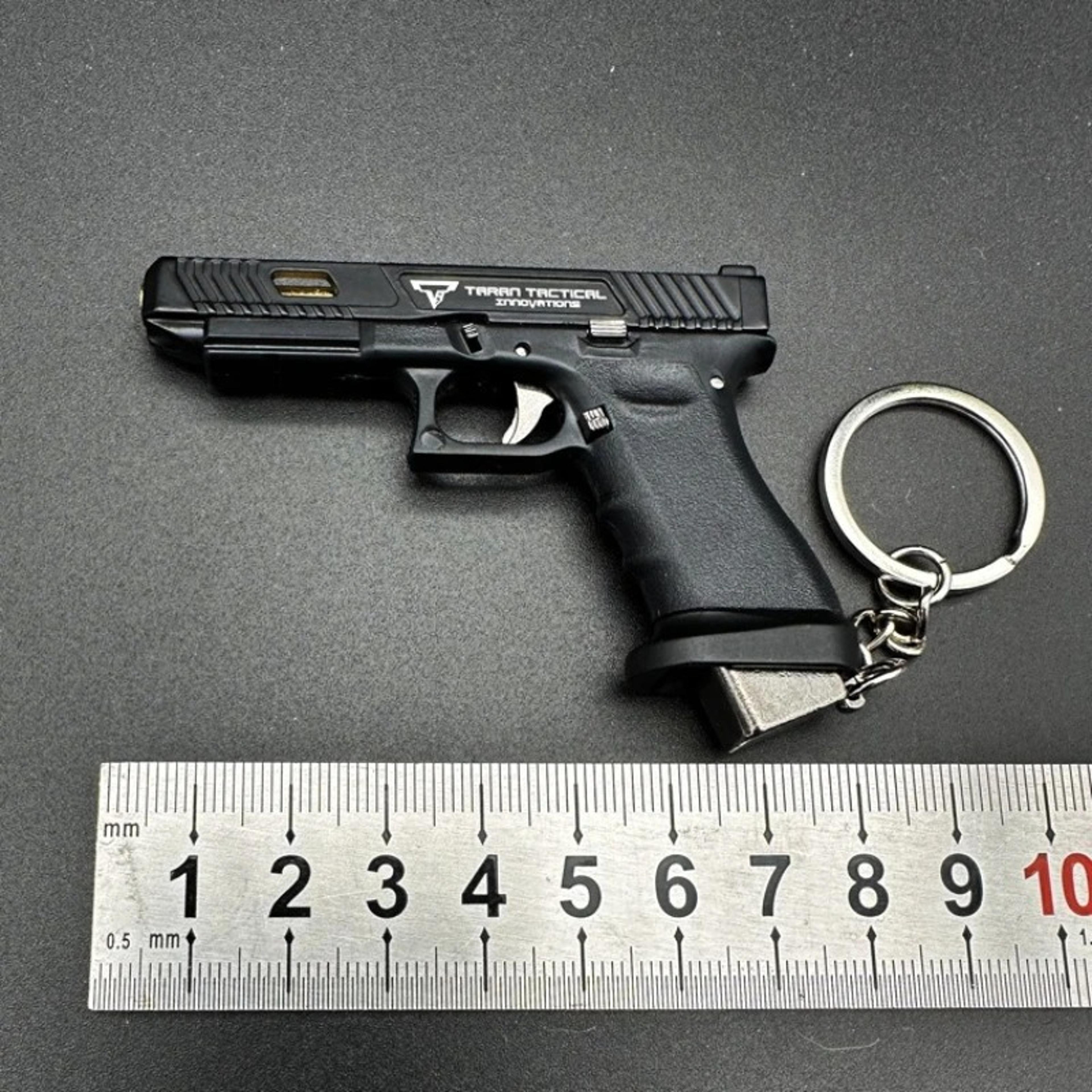 mini alloy pistol model keychain disassemblable collectible bag pendant