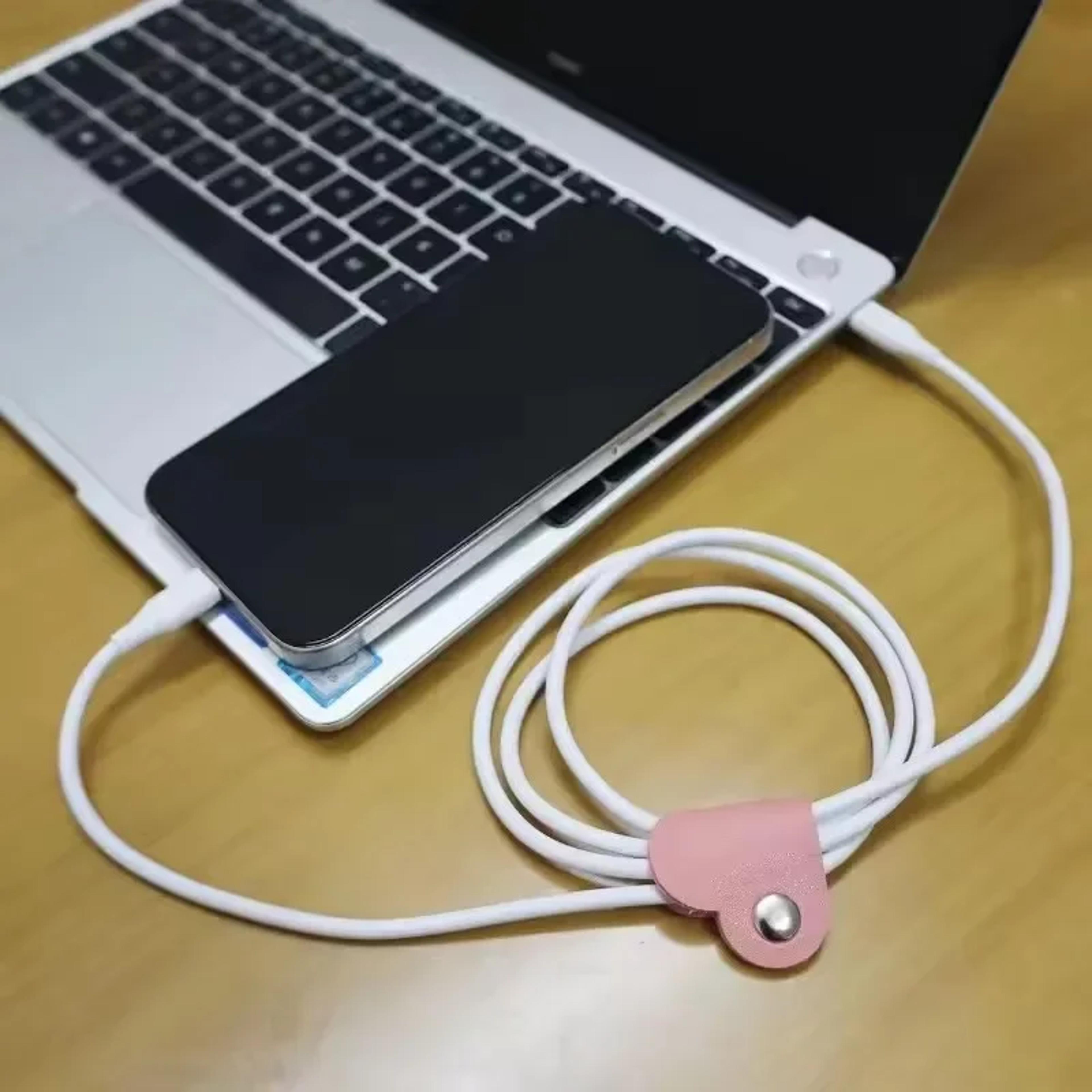 Heart Shaped PU Leather Cable Organizer Cord Holder For Earbuds And Charging Cables 4