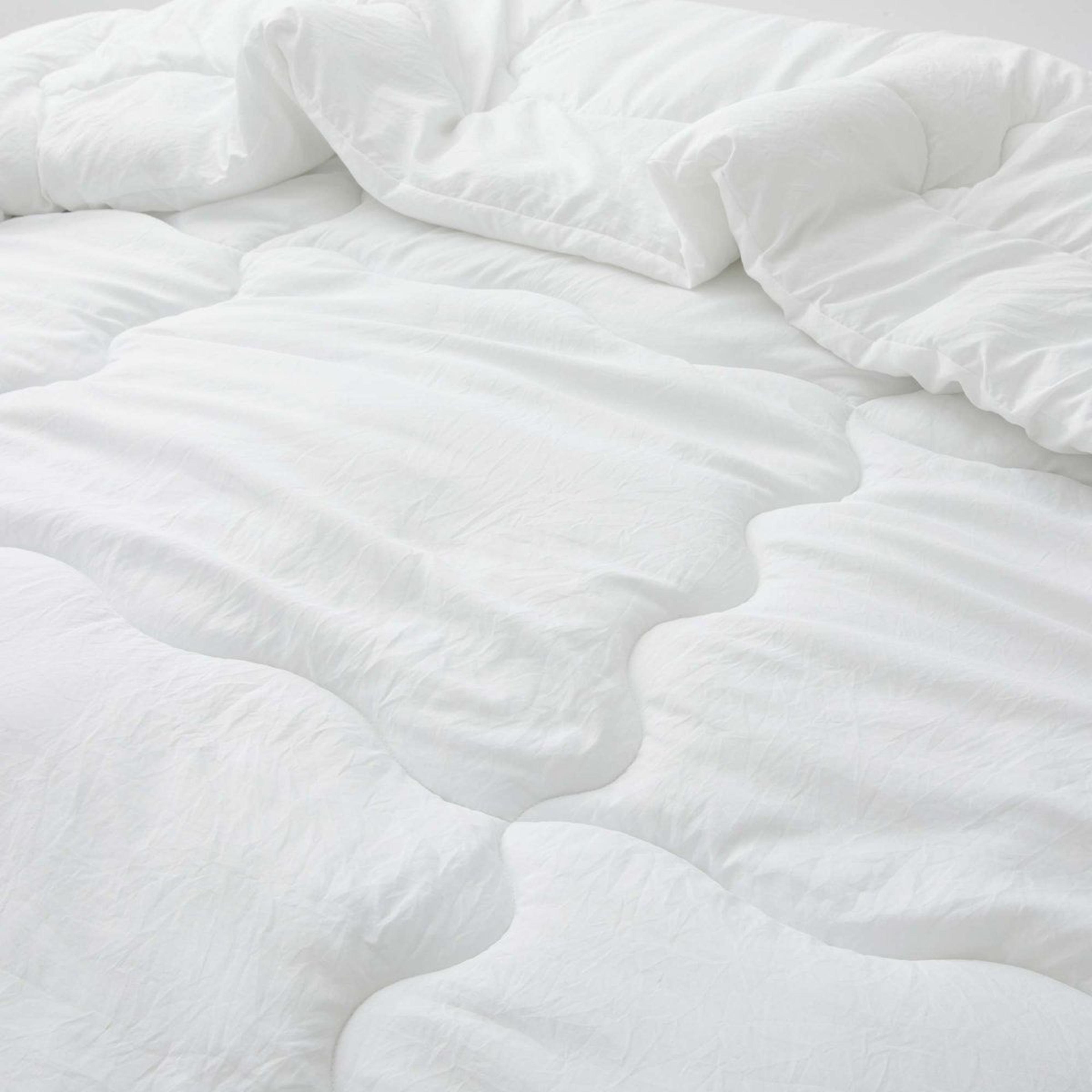 Antimicrobial Down Alternative Comforter Queen Size Lightweight All Season Duvet Insert 6