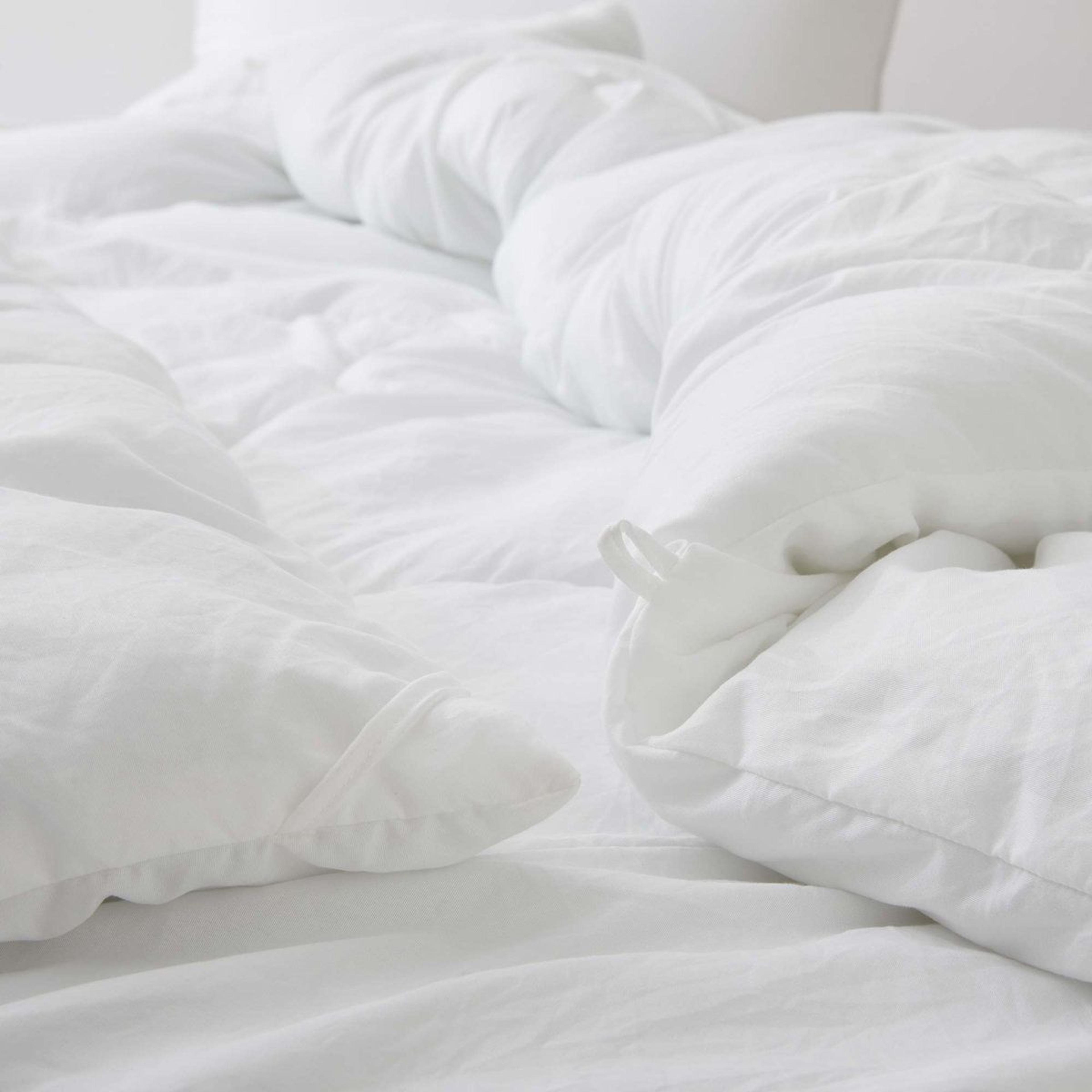 Antimicrobial Down Alternative Comforter Queen Size Lightweight All Season Duvet Insert 5