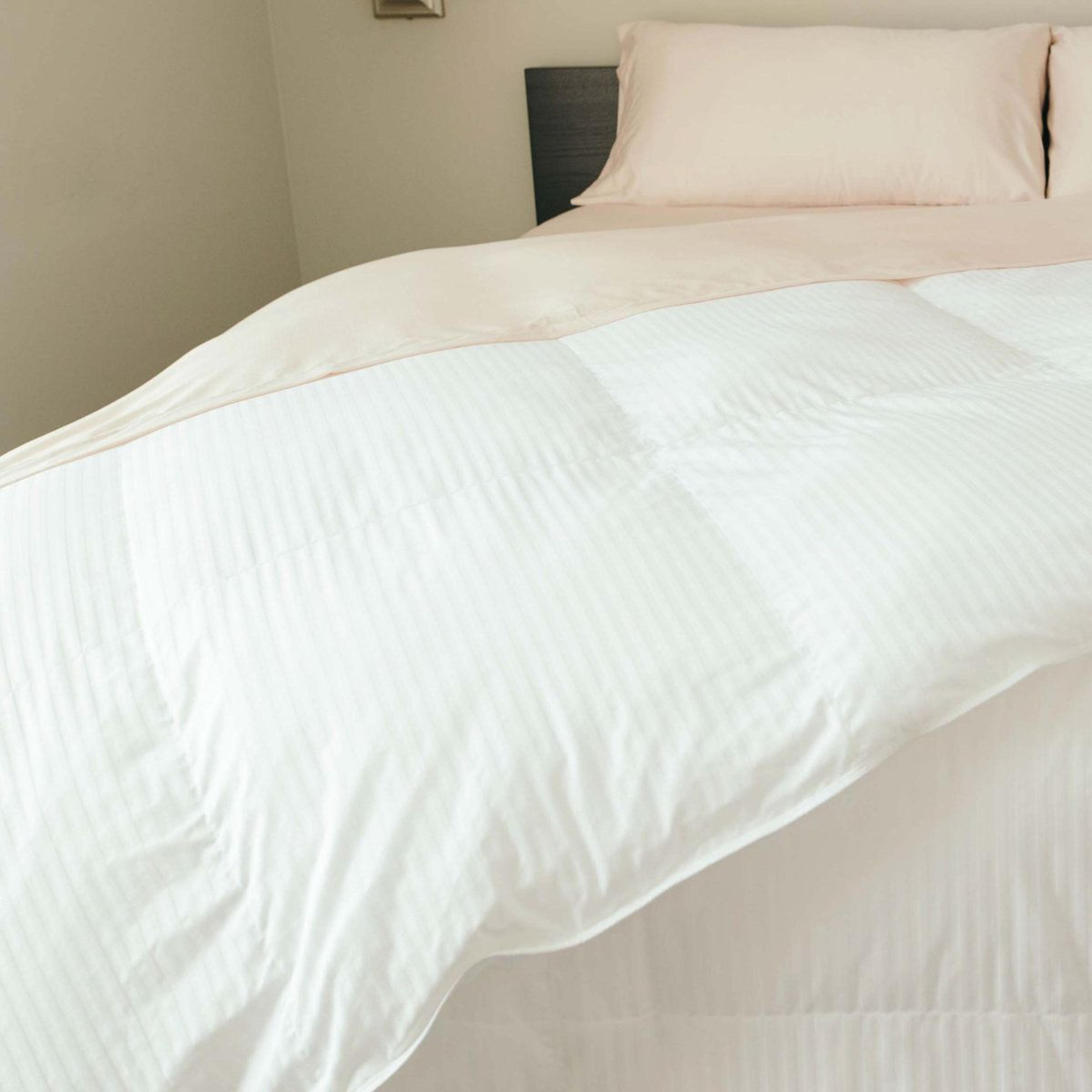 Oversized King Down Alternative Comforter White All Season Bedding 3