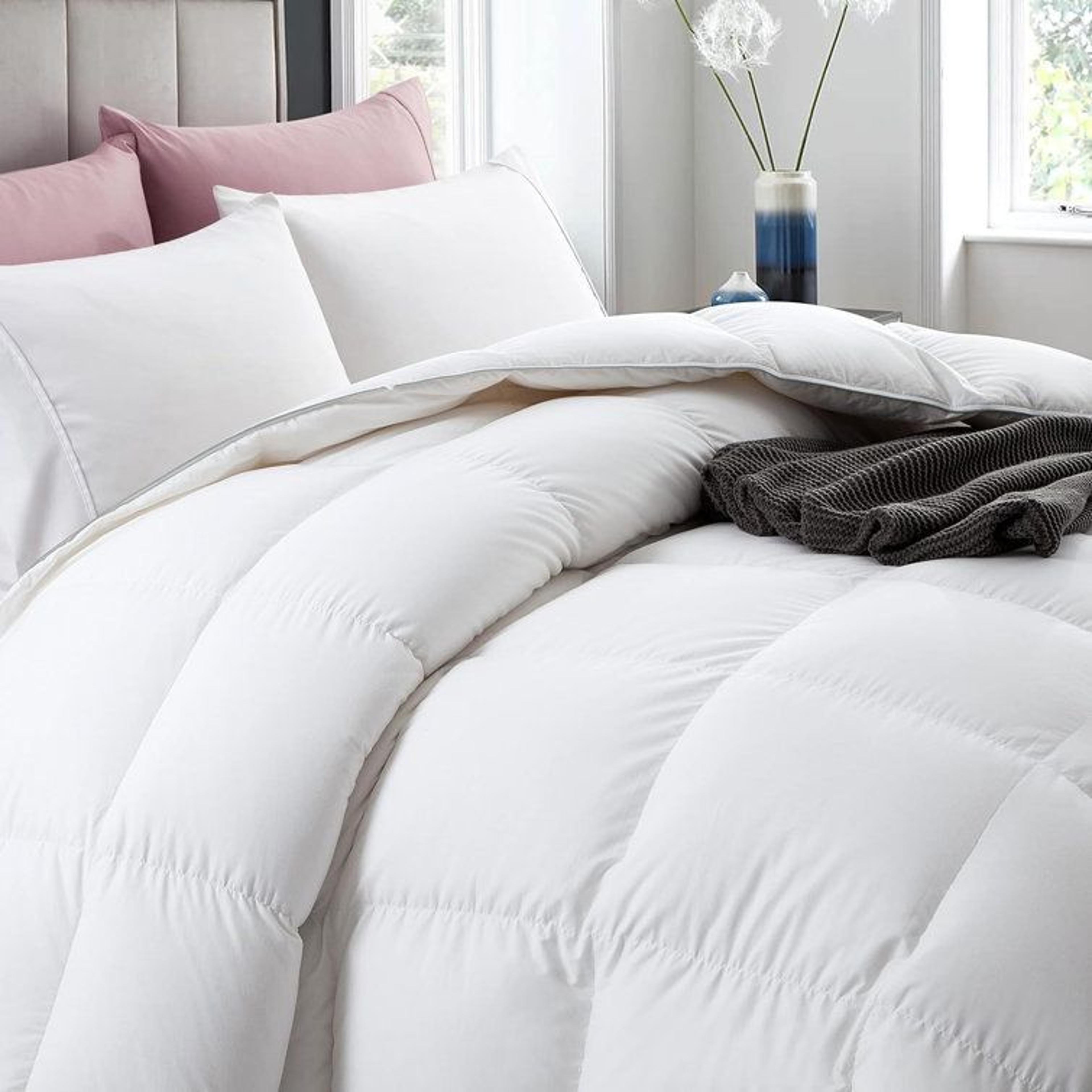 Fill Power Goose Down Blend Comforter All Season Cotton Blend Duvet Insert 1