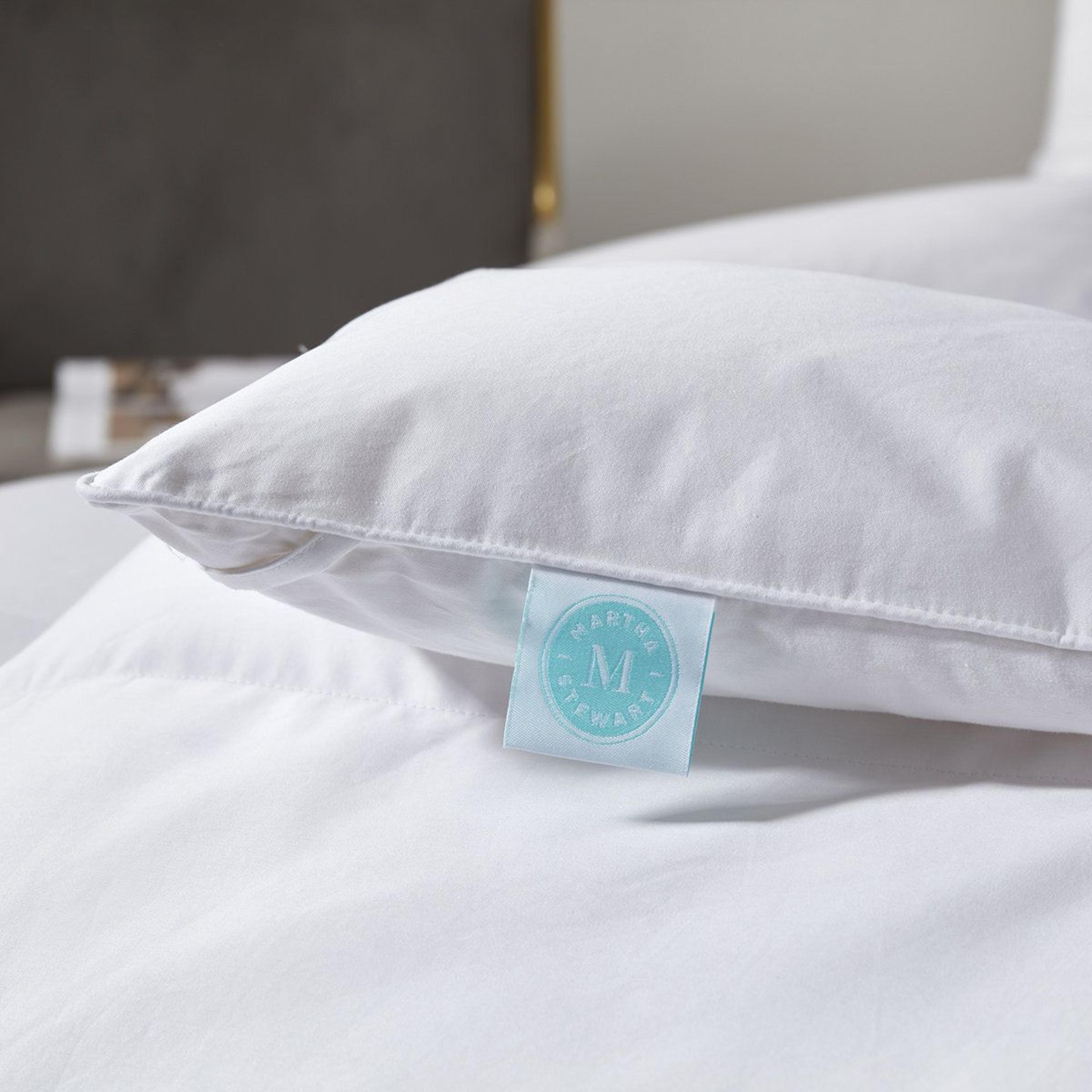 Lightweight White Down Comforter With 300 Thread Count Cotton Cover 1