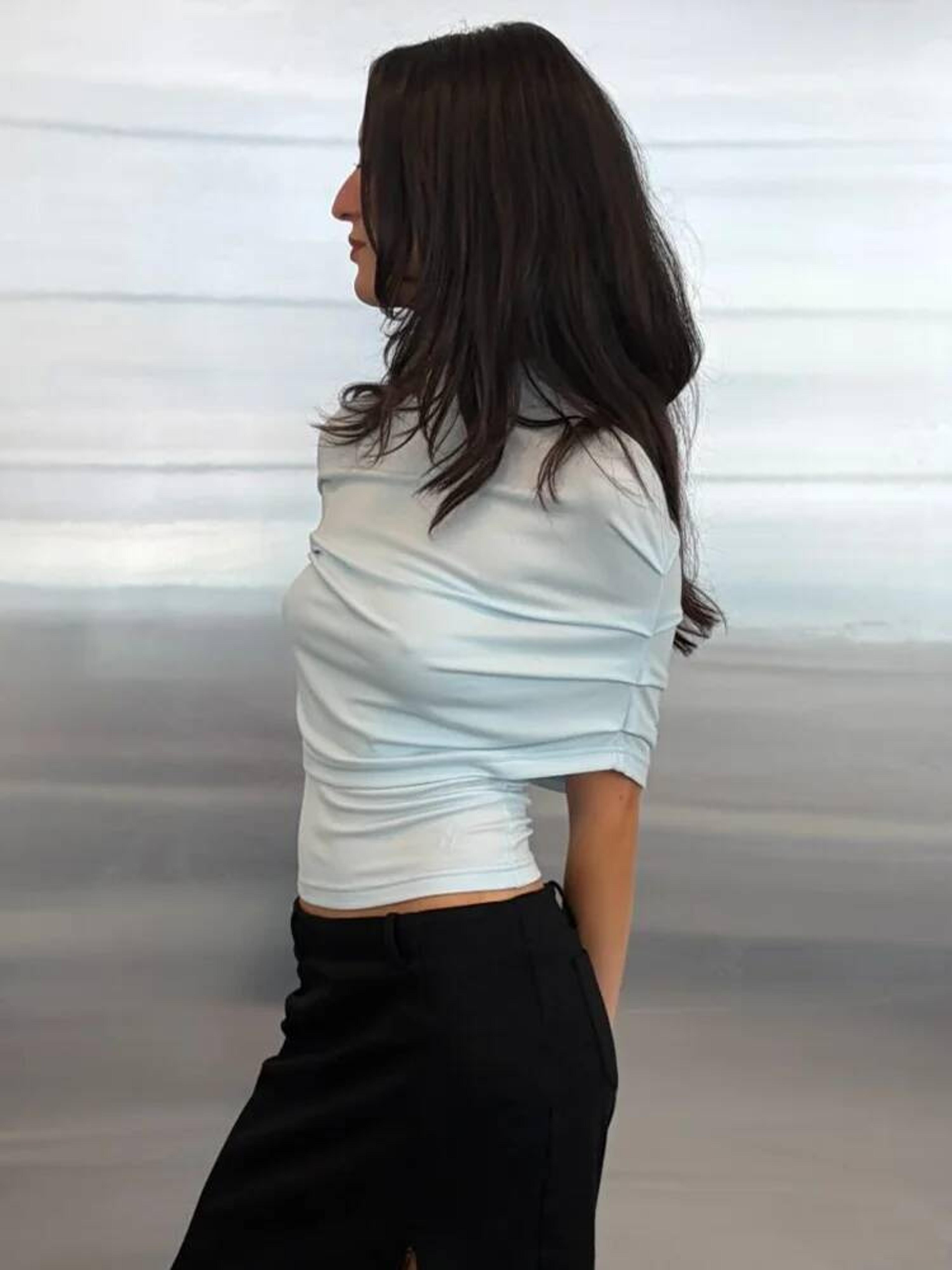 Elegant Womens Outfit With Strapless Tank Top  Pleated Turtleneck Shawl 7