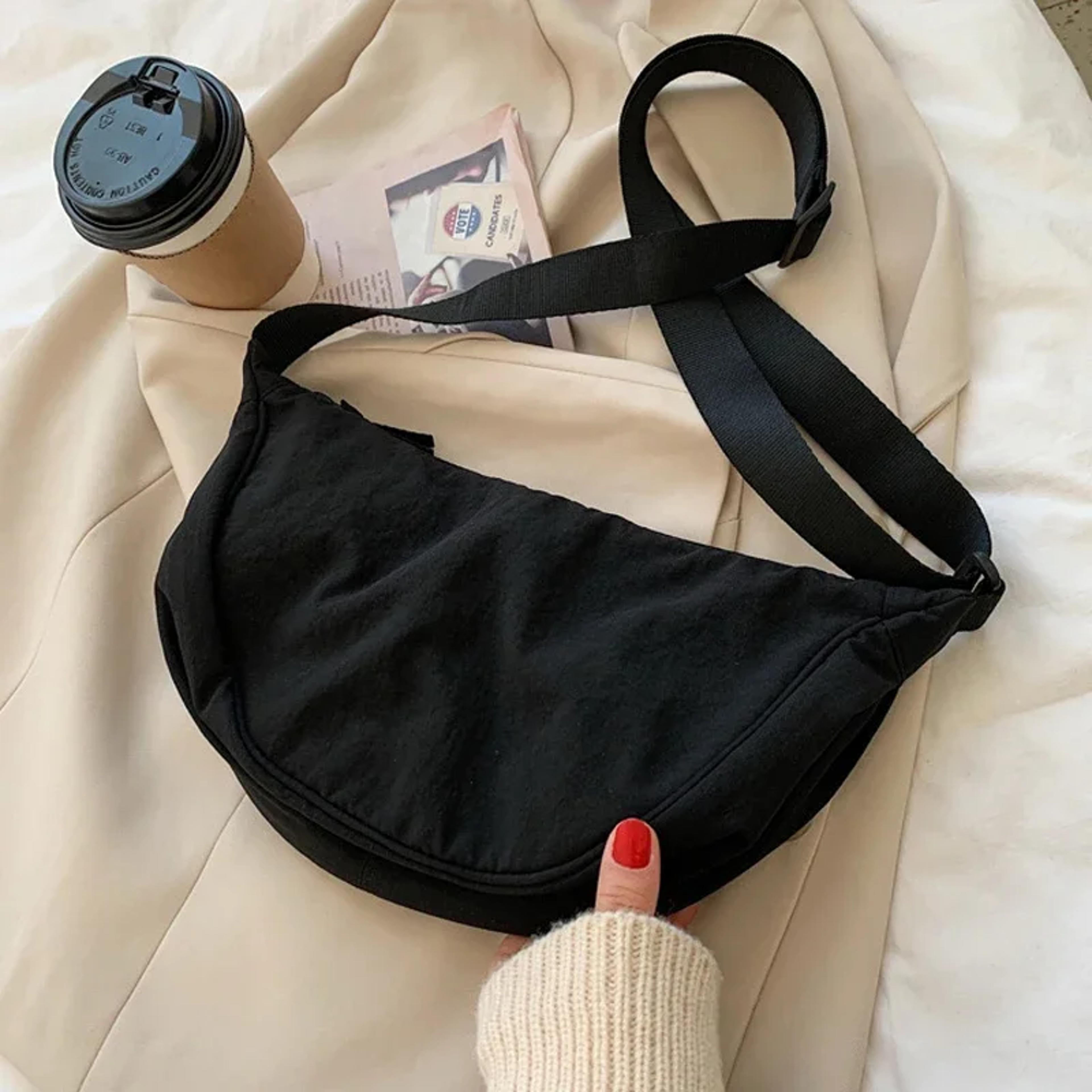 Large Capacity Nylon Shoulder Bag For Women Casual Travel Commuter Dumpling Handbag 5